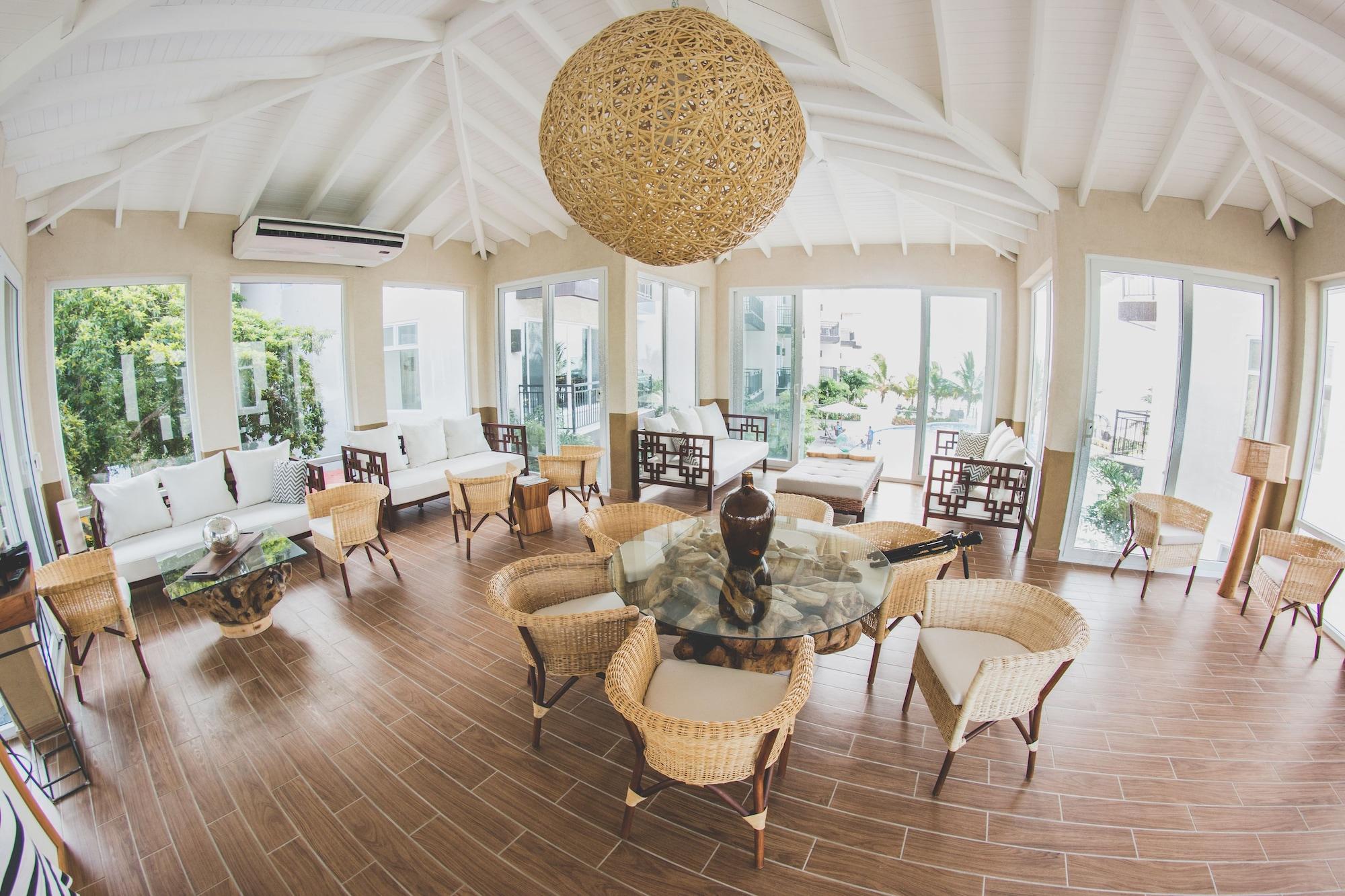 Vista Lobby Playa Escondida Beach Club