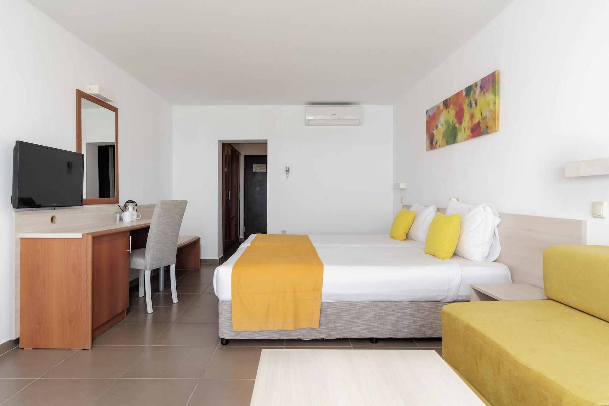 Habitación AluaSun Helios Beach – All Inclusive