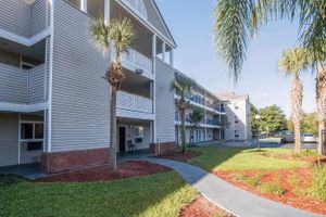 Alojamiento - HomeTowne Studios by Red Roof Orlando South