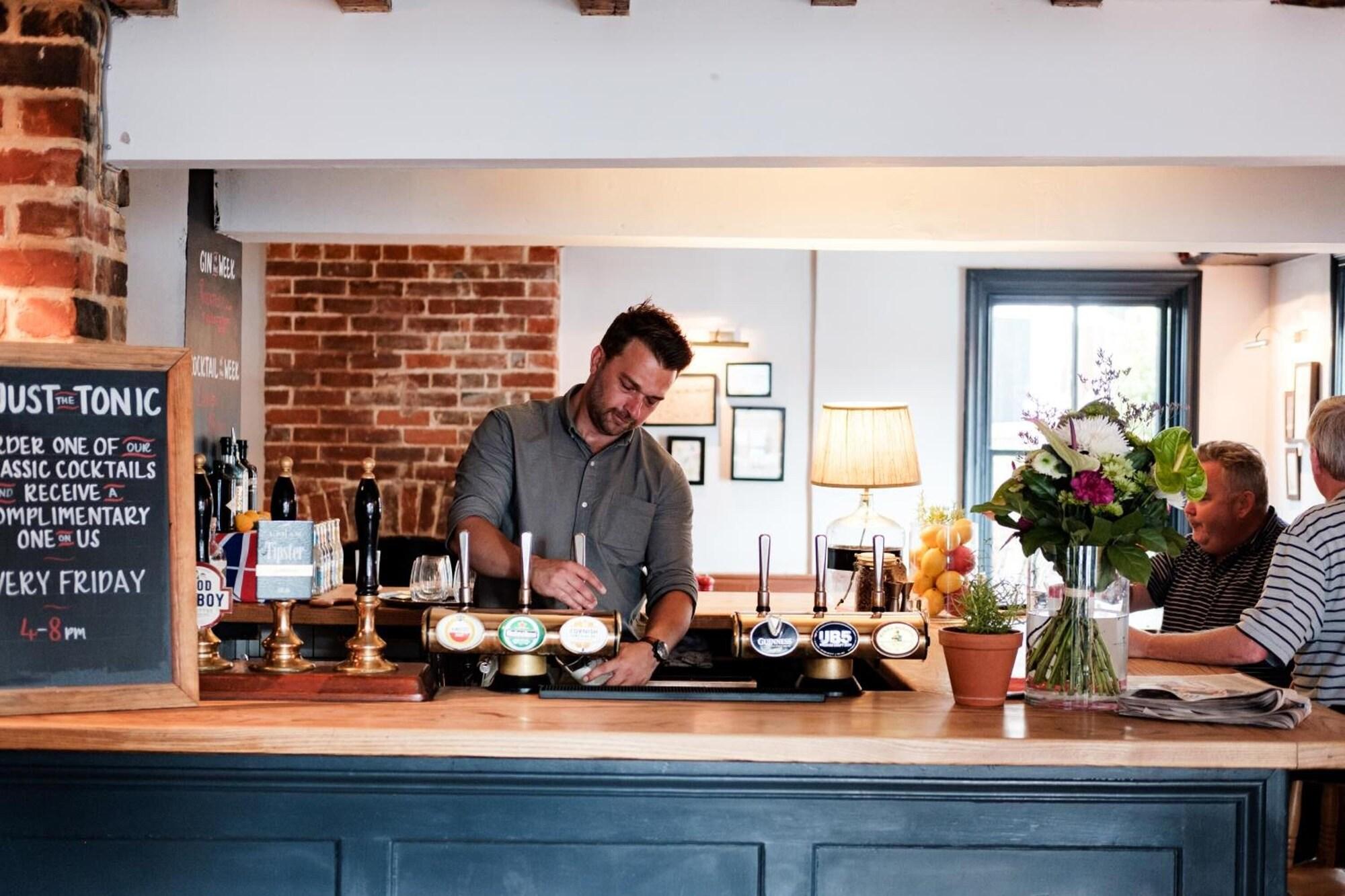 Bar/Salón Bel & The Dragon Kingsclere