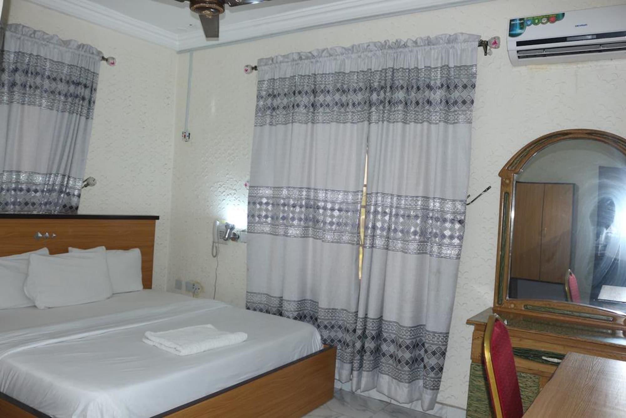 Habitación Grand Decent Hotel and Suites