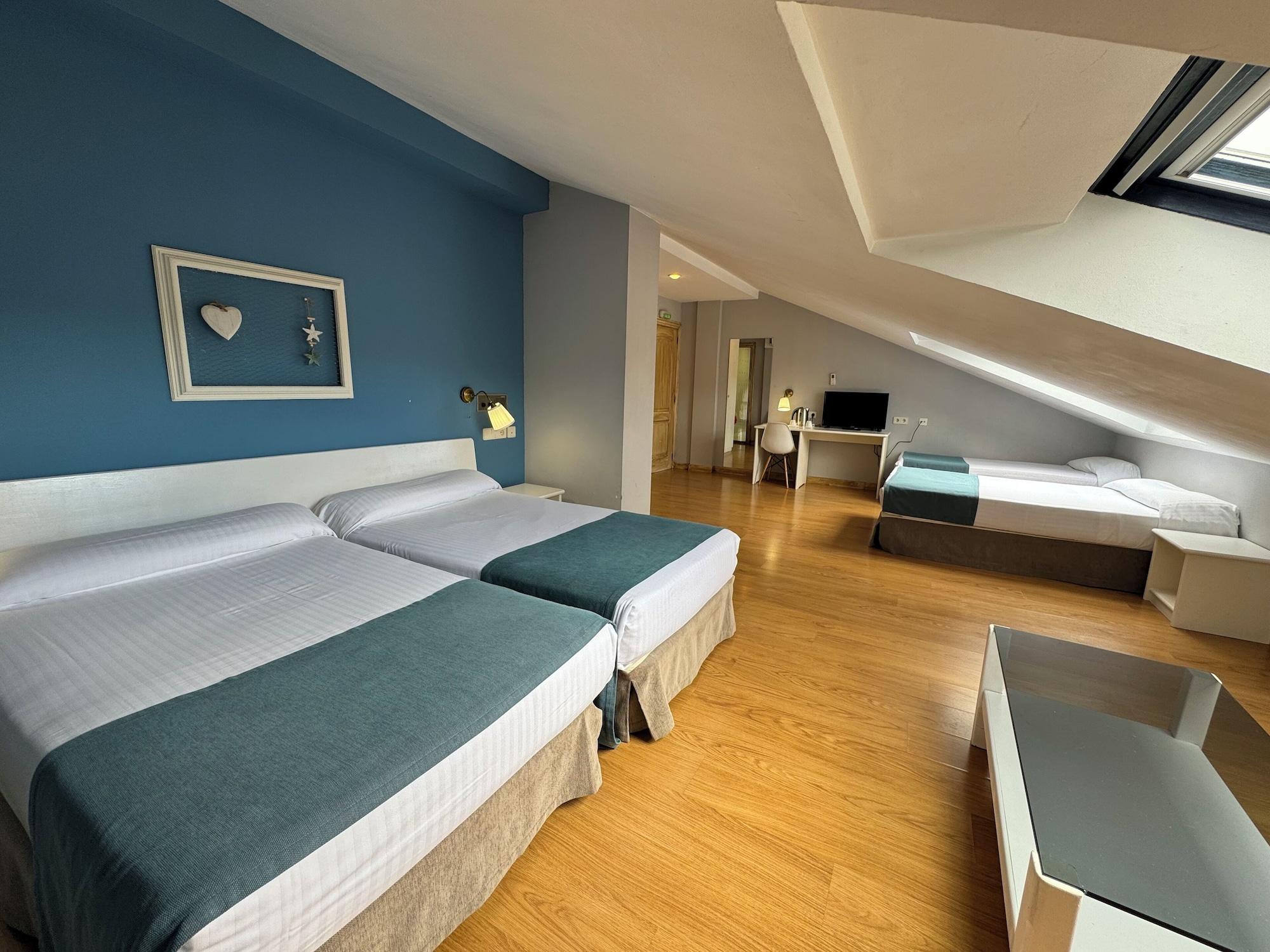 Varios Hotel Jakue