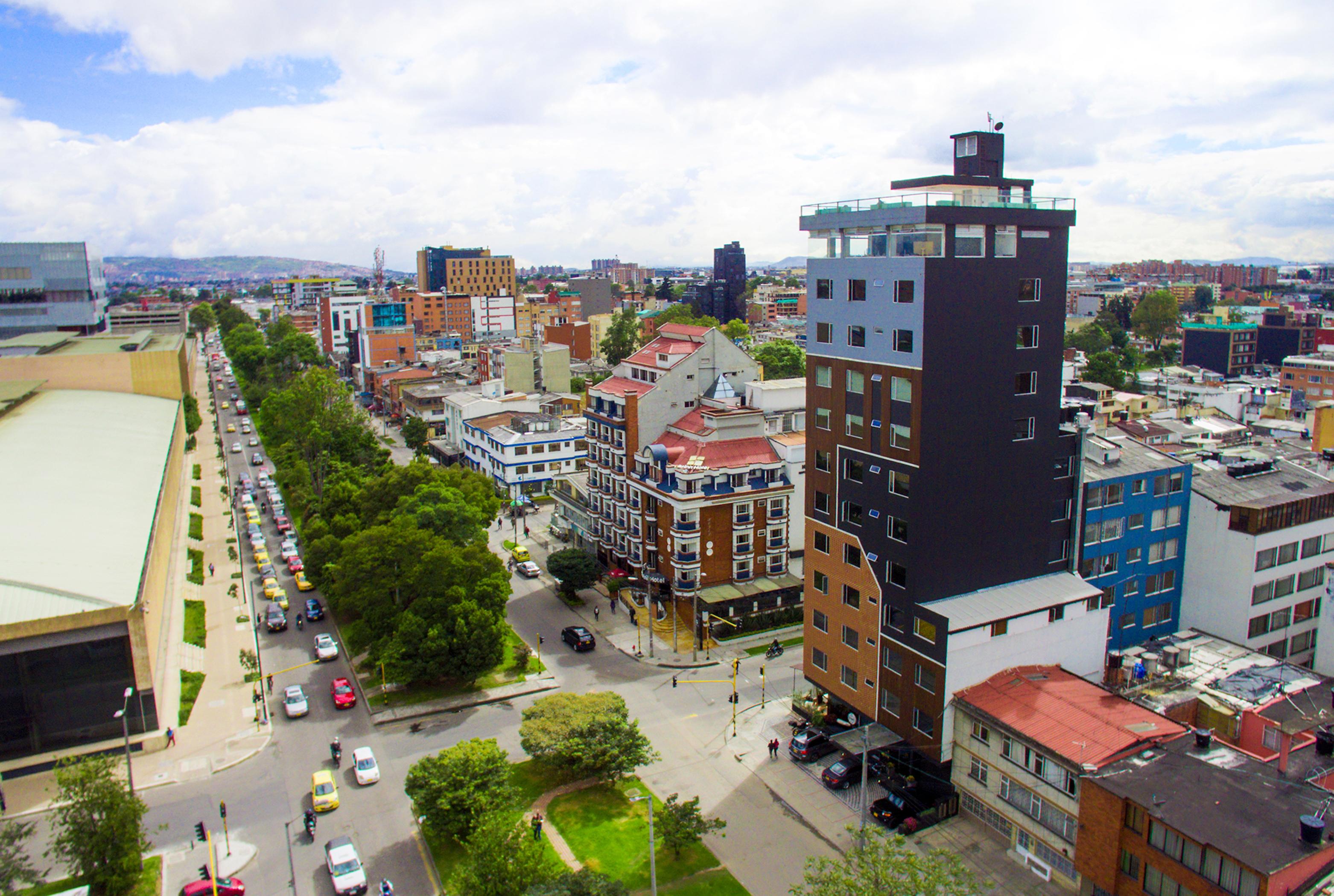 Vista Exterior Hotel American Visa Tower