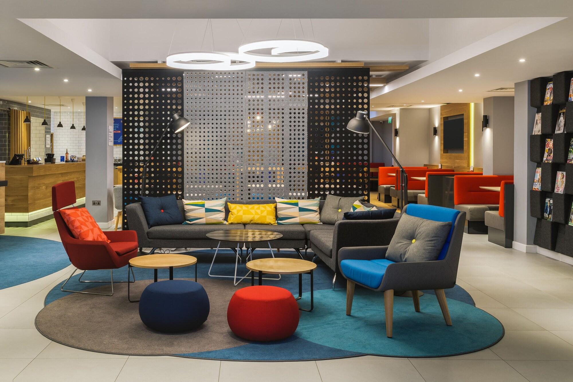 Vista Exterior Holiday Inn Express London-Watford Junction by IHG