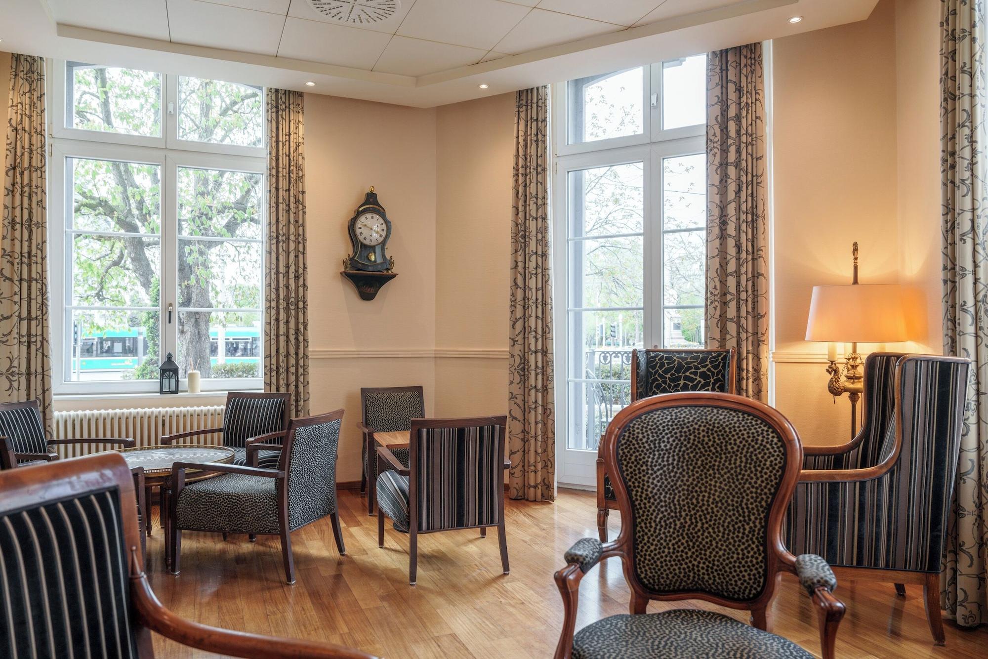 Bar/Salón Hotel Schweizerhof Basel