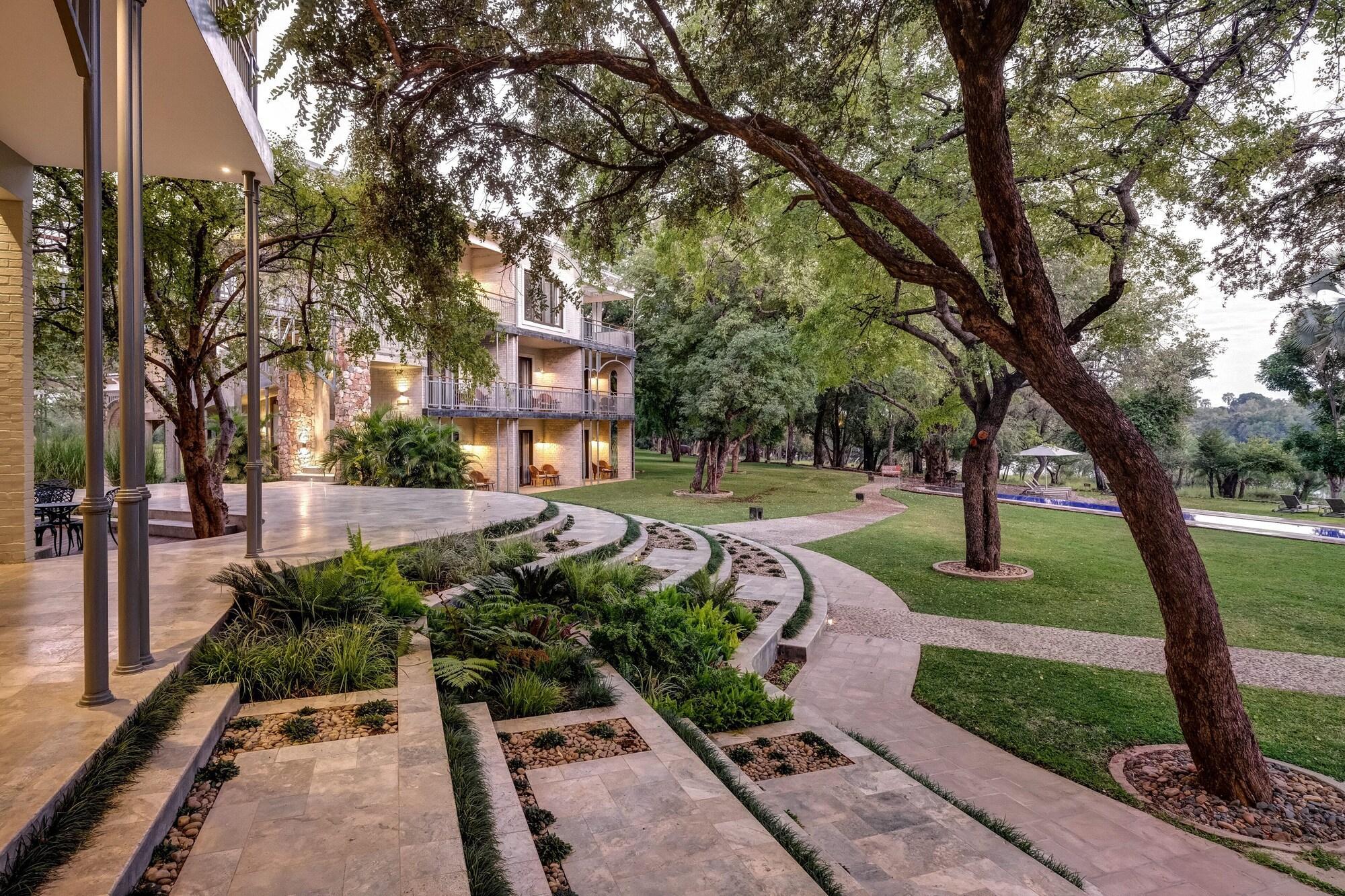 Vista Exterior Palm River Hotel