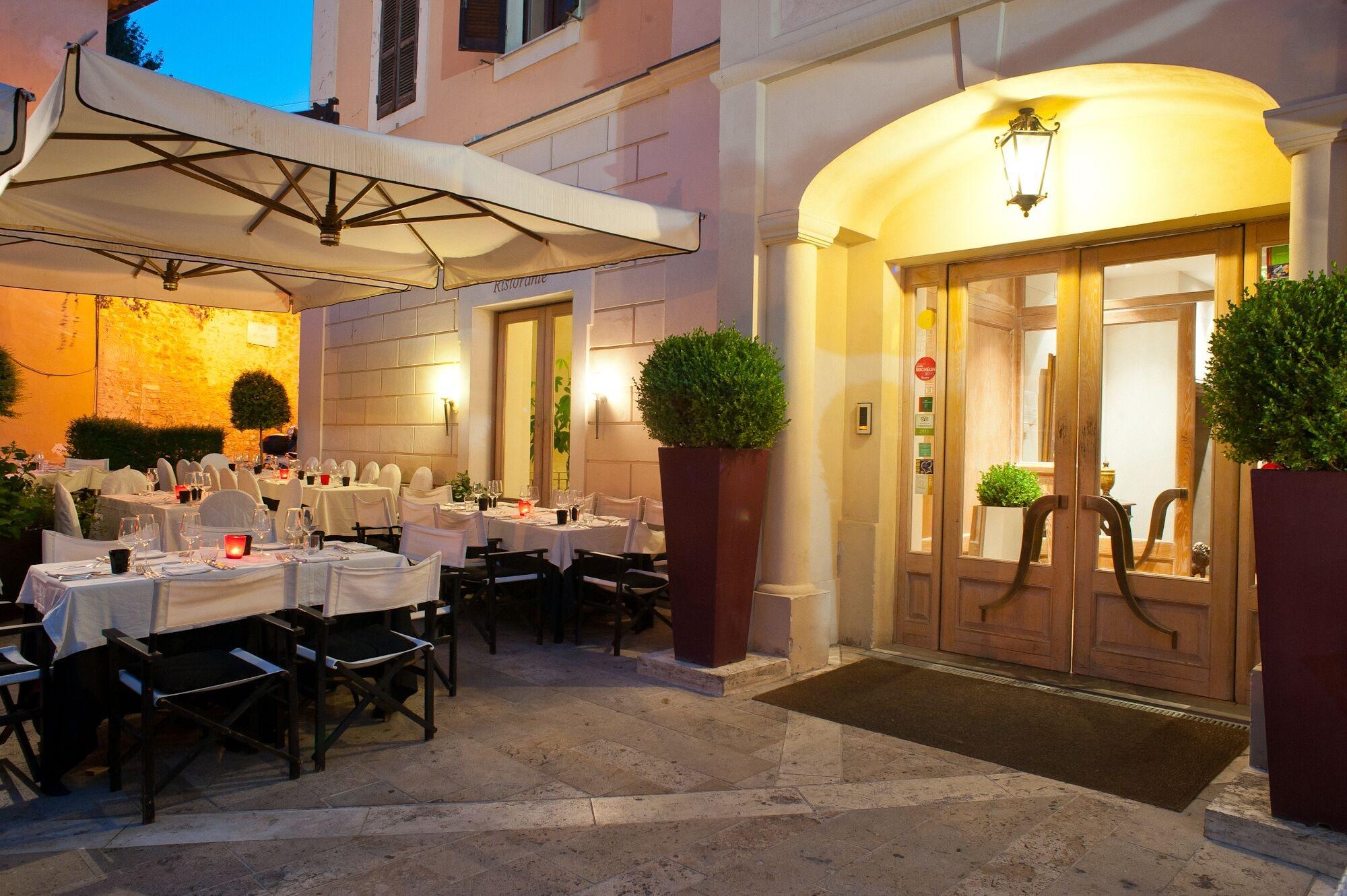 Vista Exterior Hotel Clitunno
