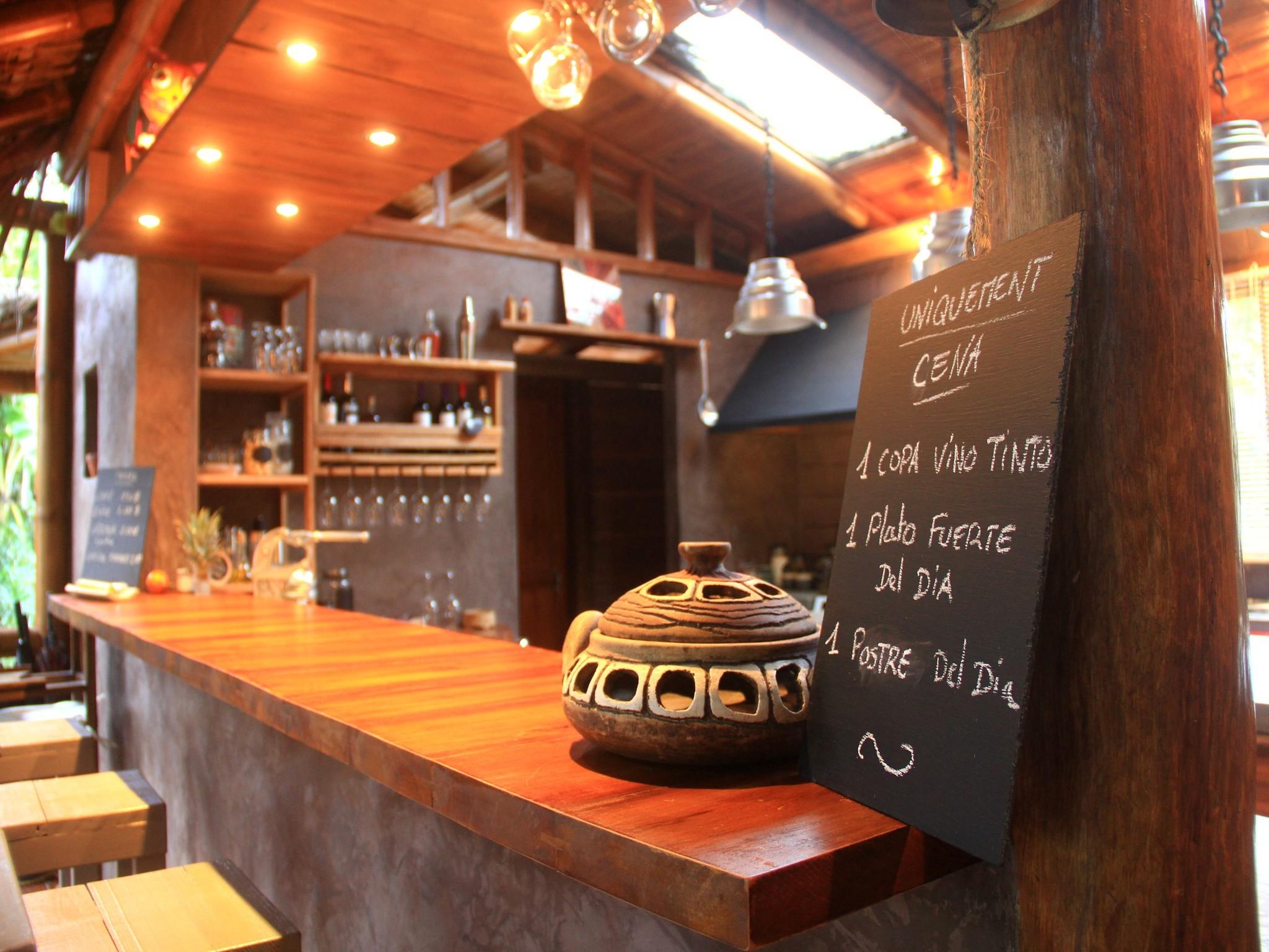 Bar/Salón La Bicok Lodge