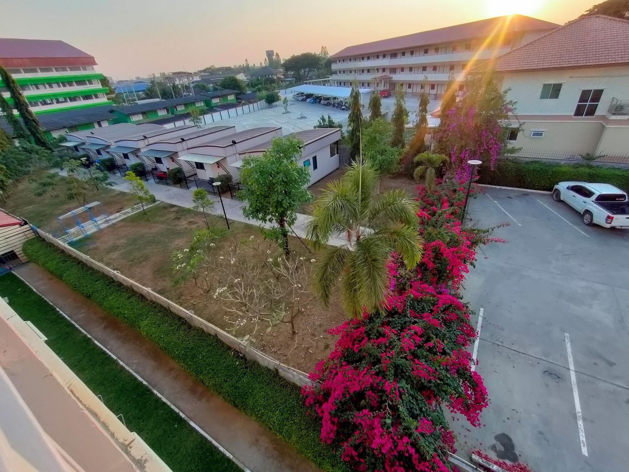 Vista Exterior The Bliss Loei Living