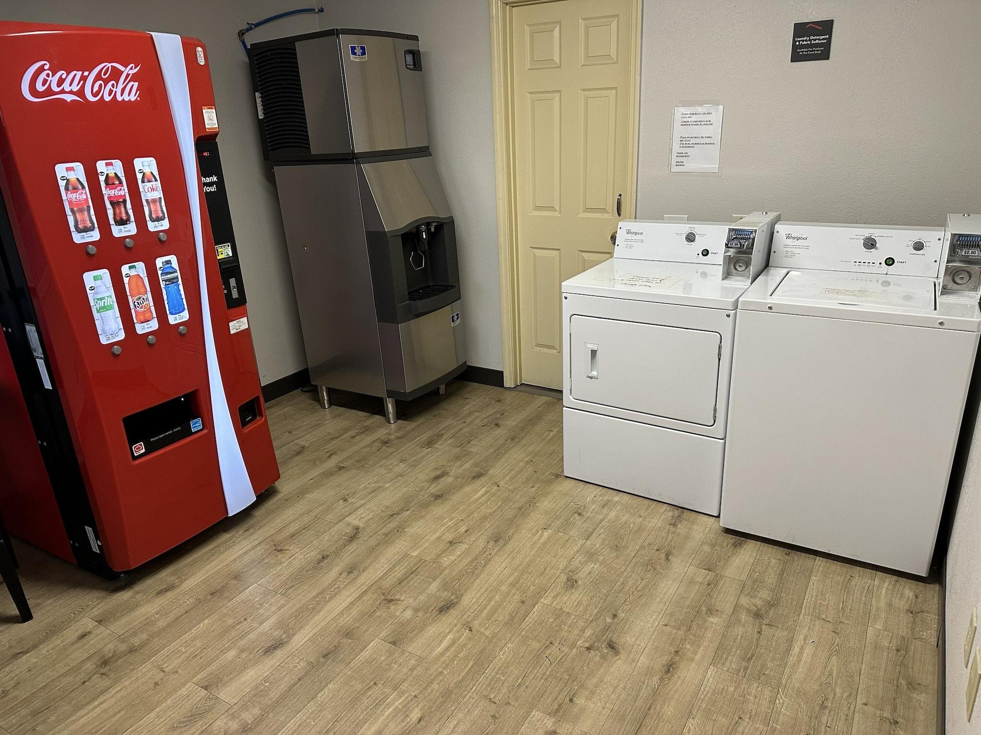 Comodidades del Alojamiento Red Roof Inn & Suites Marysville