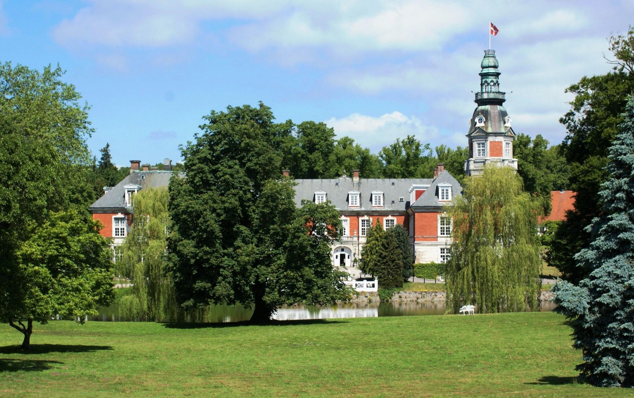 Varios Hvedholm Slotshotel