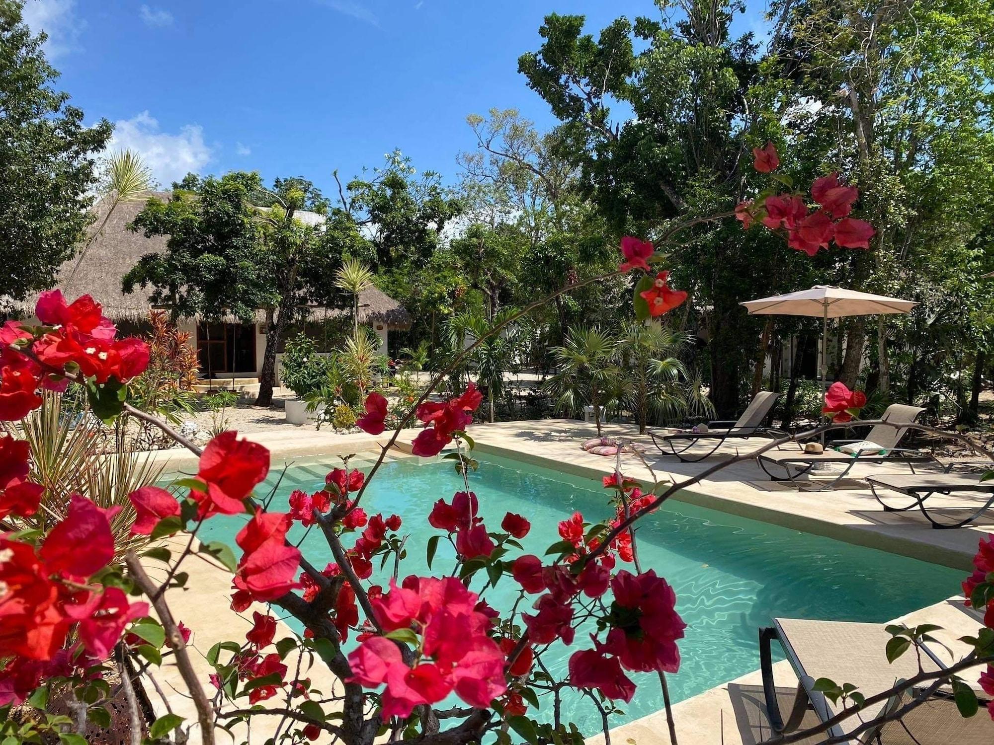 Varios Maya Eco Village