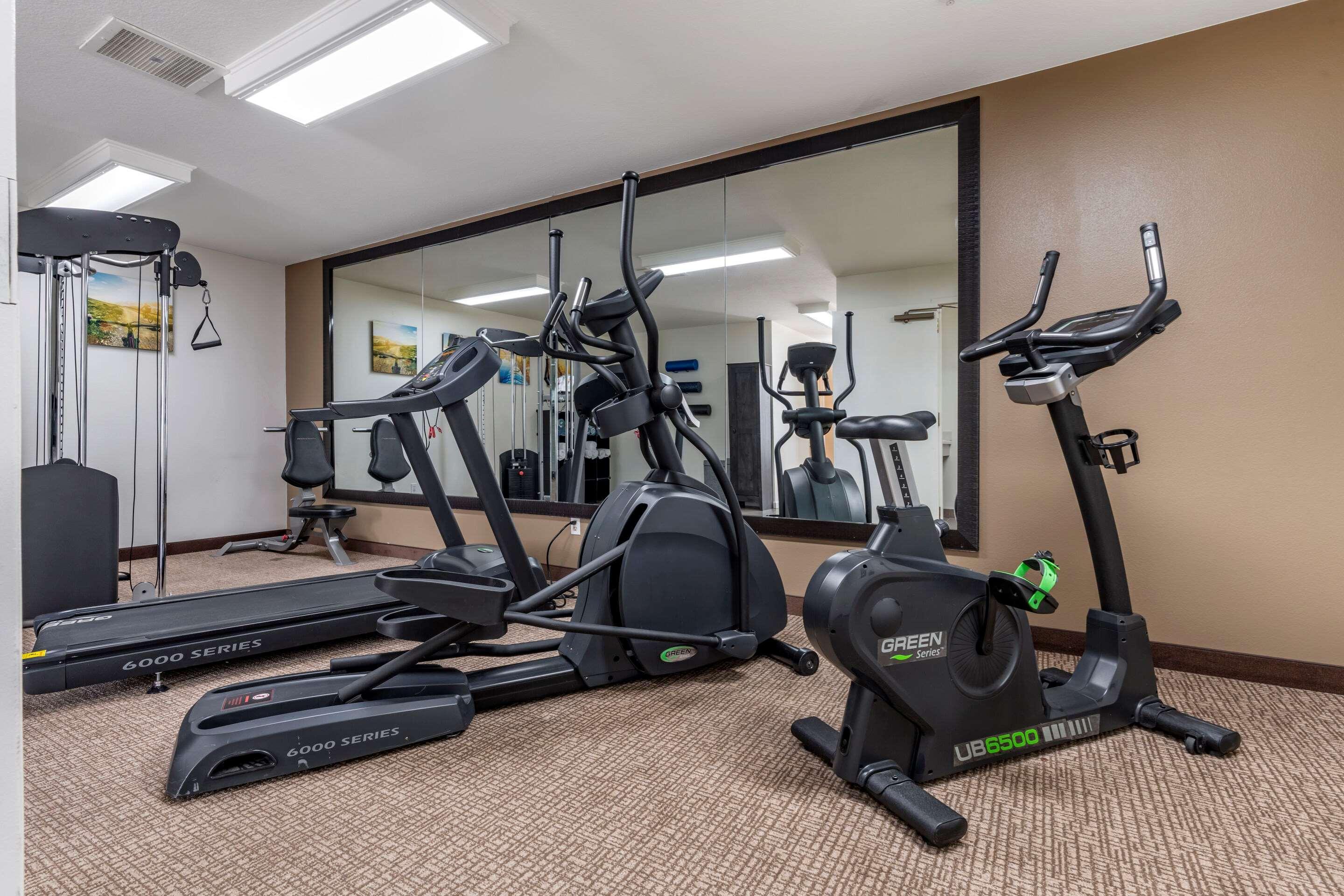 Gimnasio Comfort Suites Red Bluff near I-5