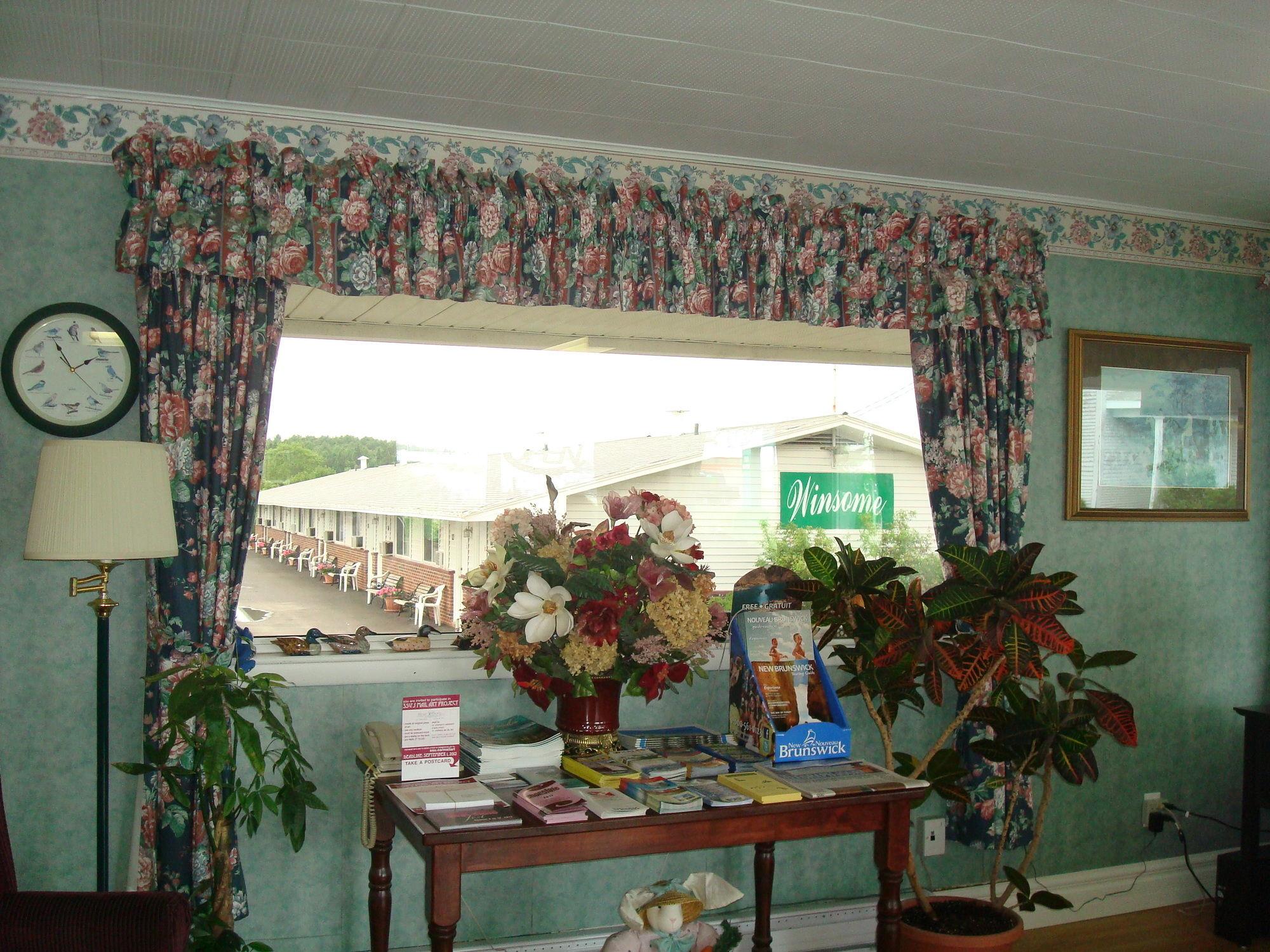 Vista Lobby Winsome Inn