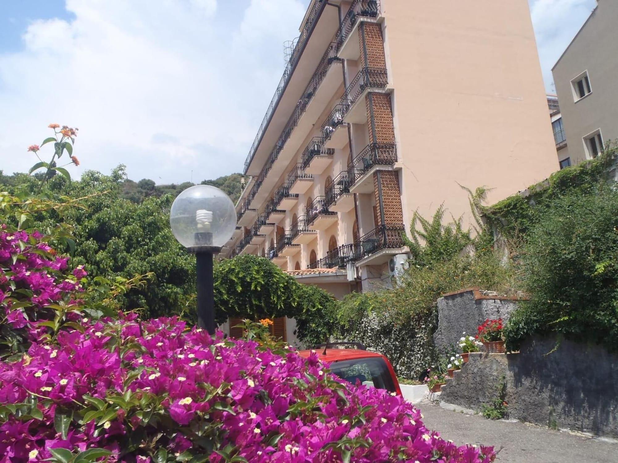 Vista Exterior Hotel Ipanema