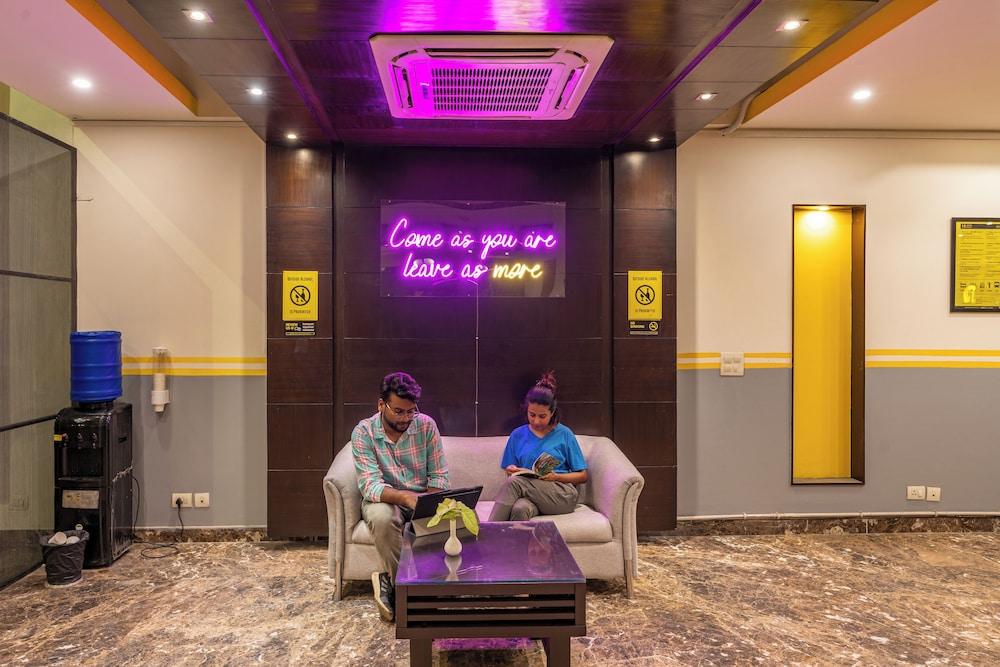 Vista Lobby The Hosteller Delhi
