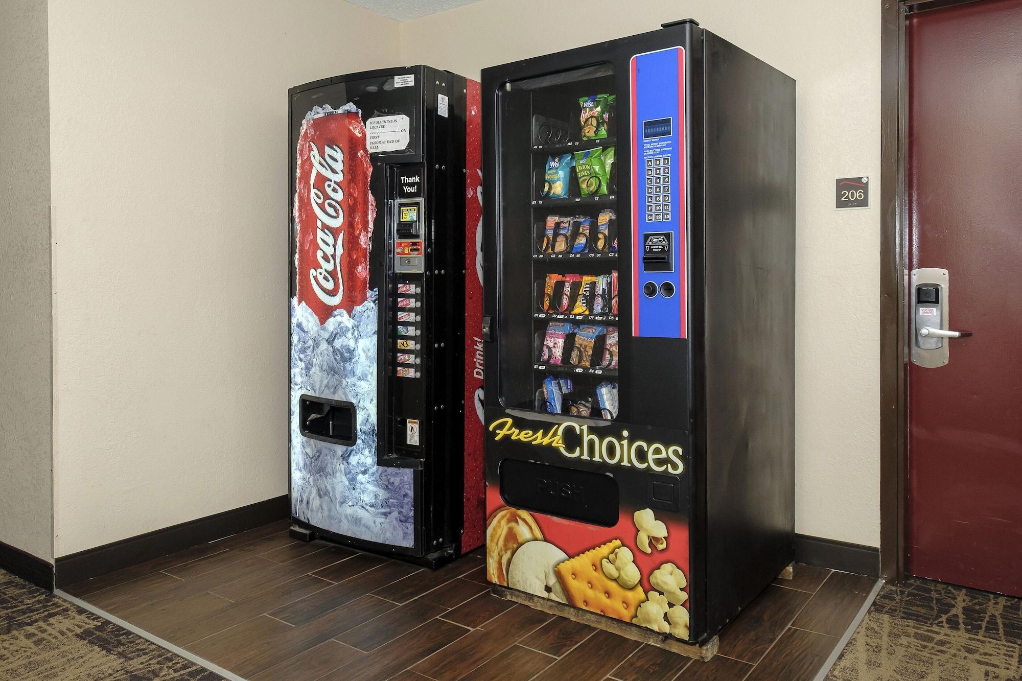 Vista Lobby Red Roof Inn Hillsville