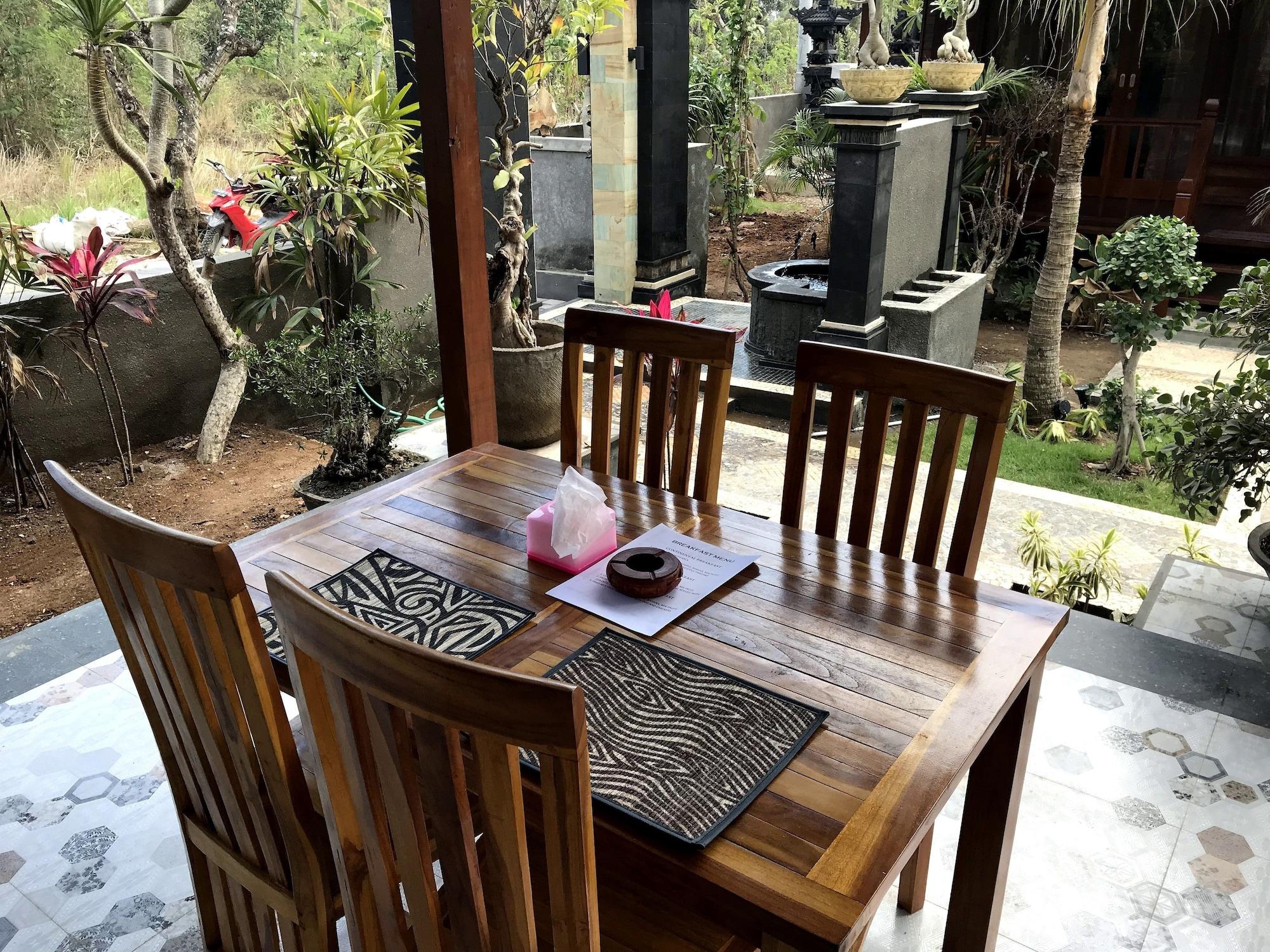 Restaurant Pattri Garden Lembongan