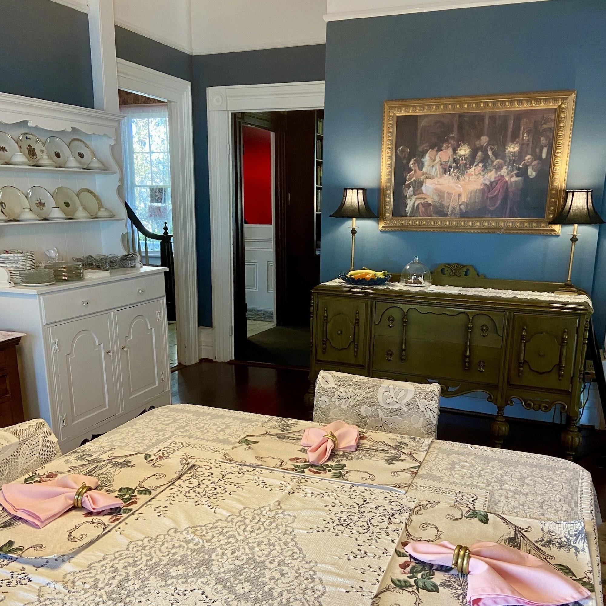 Restaurant Shaw House Inn