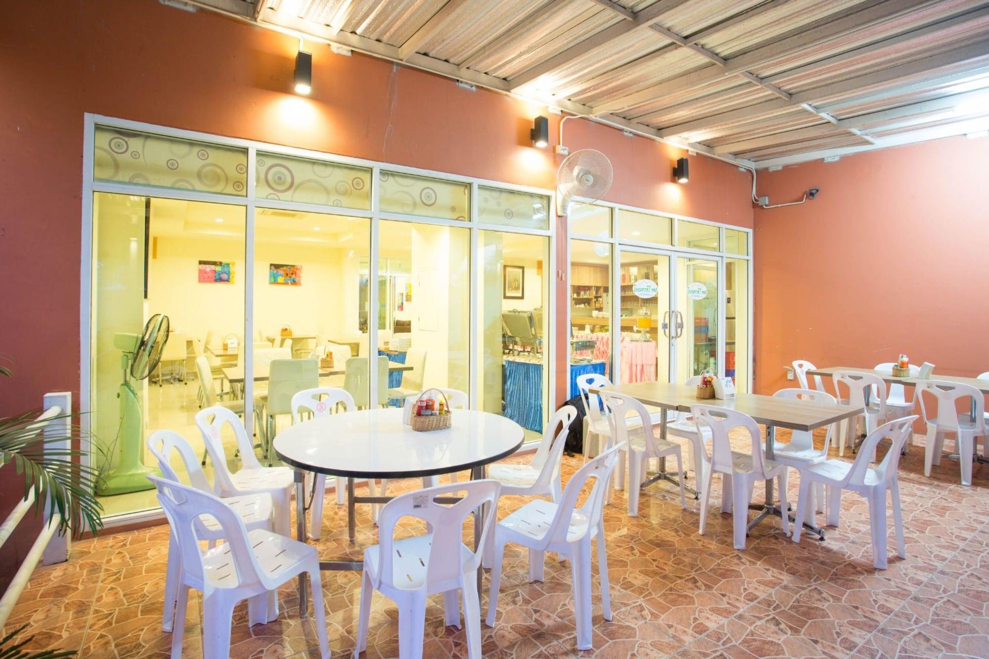 Restaurant Tharakiree Place Hotel