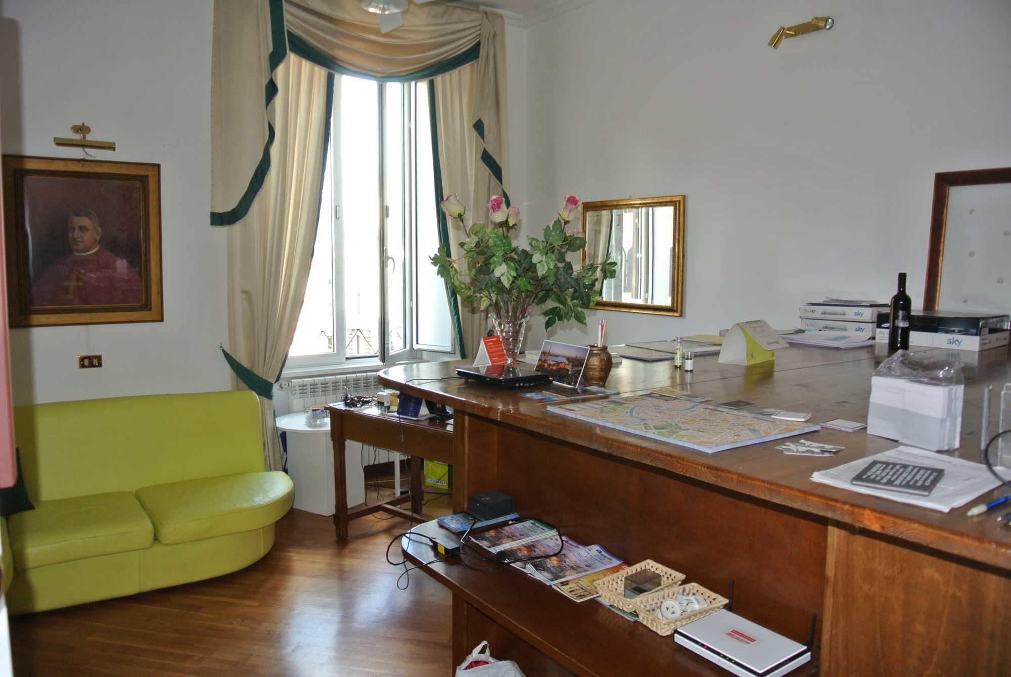 Vista Lobby Le Petit Real