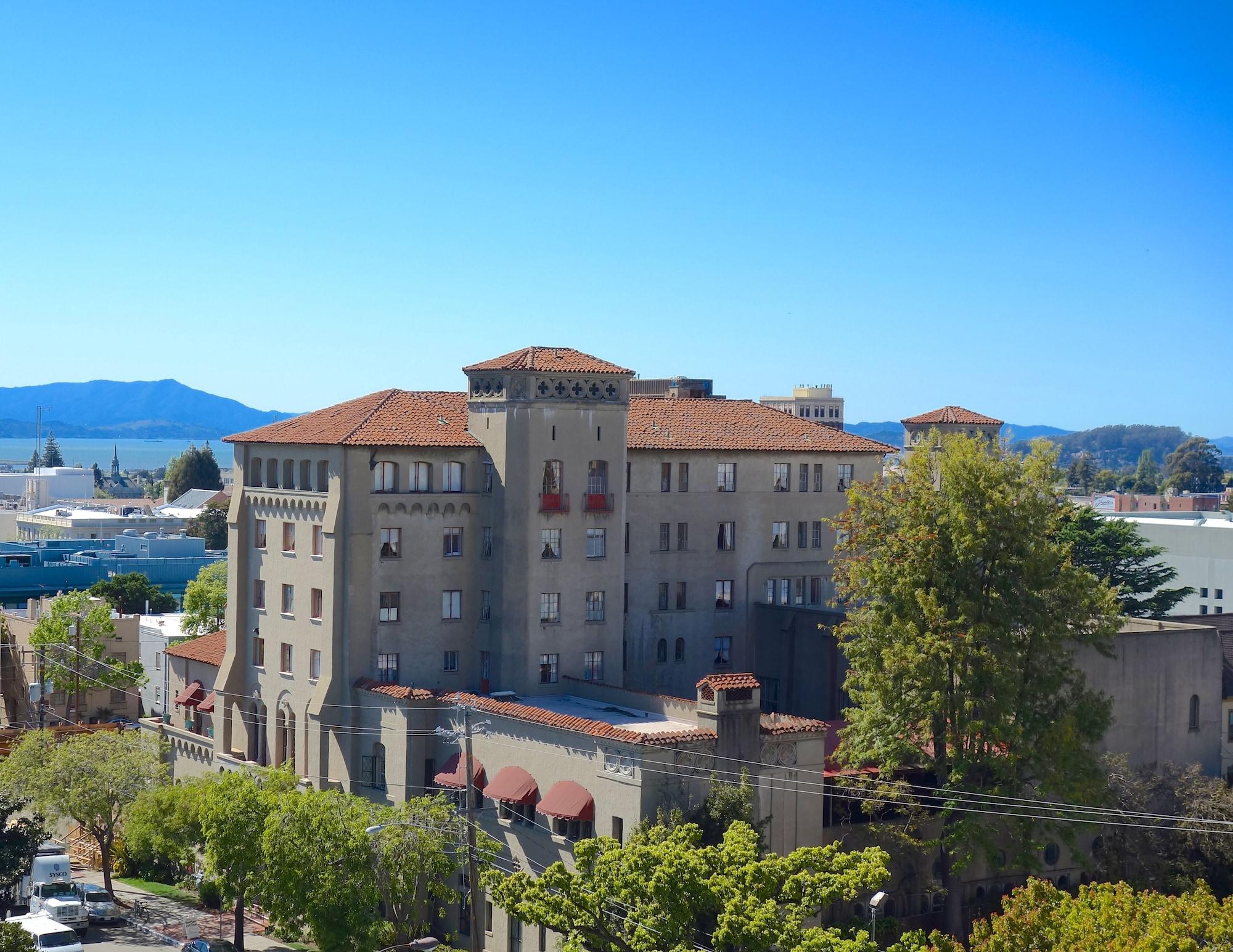 Vista Exterior Berkeley City Club
