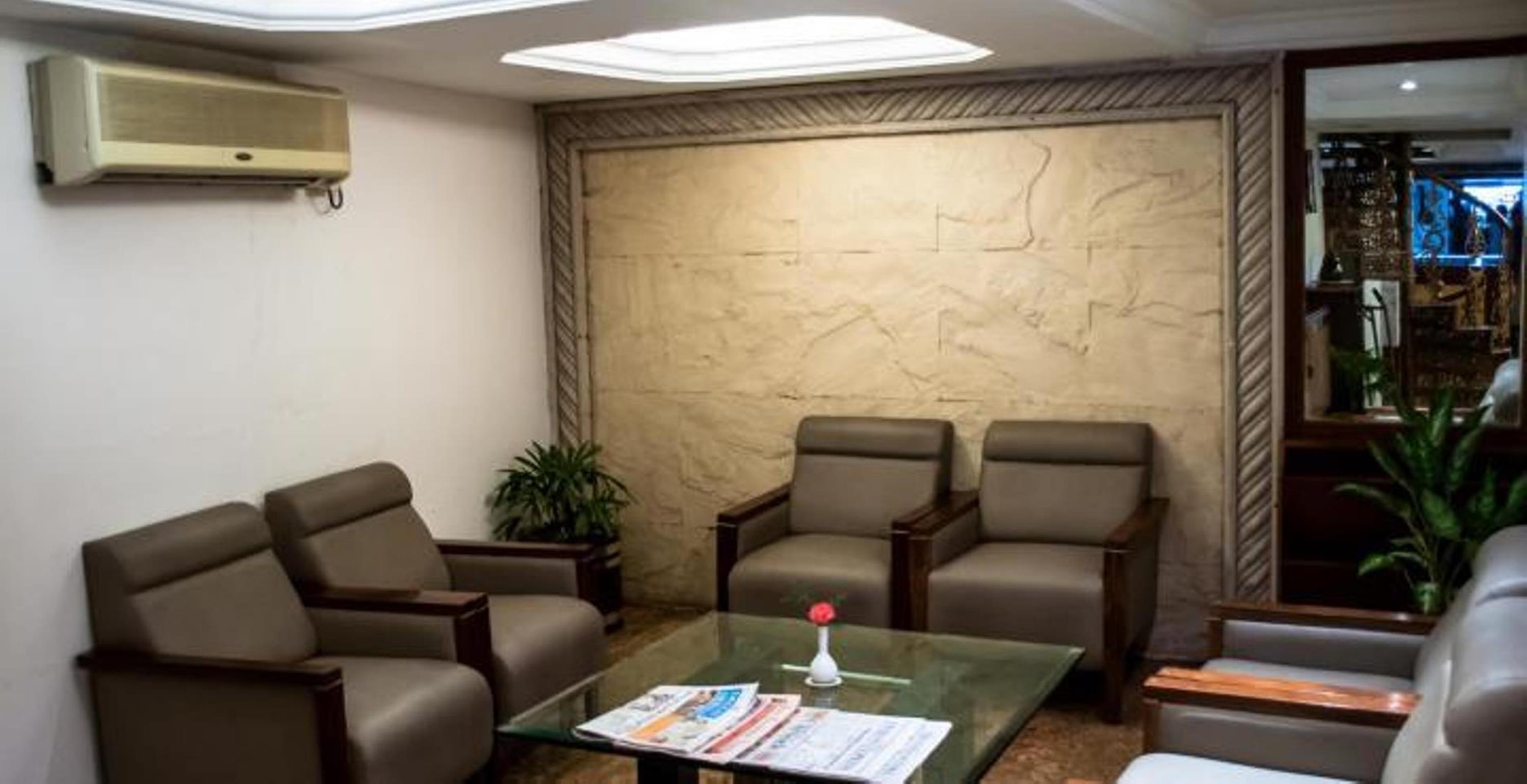 Vista Lobby Treebo Monarch Brigade