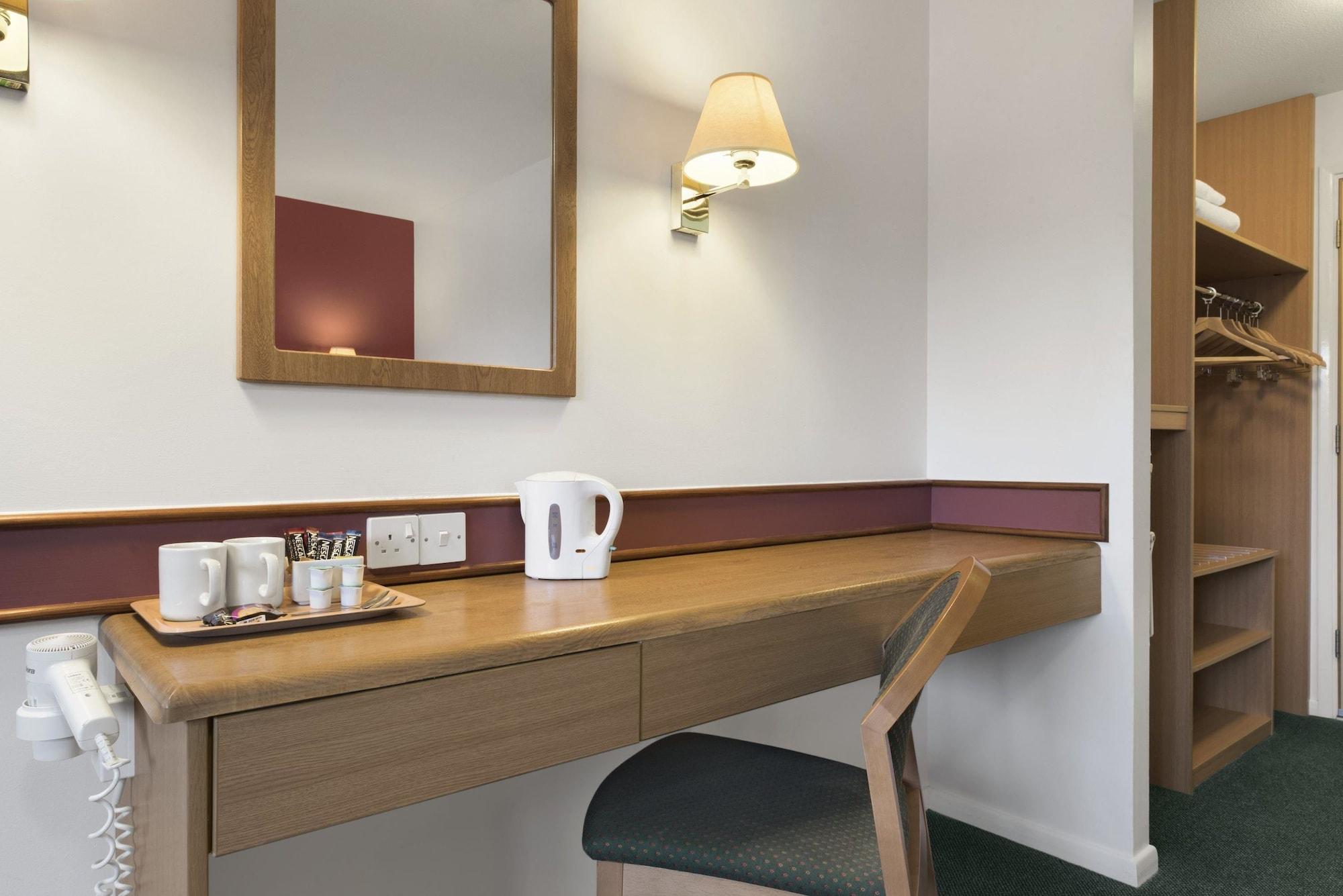 Habitación Days Inn by Wyndham Abington M74