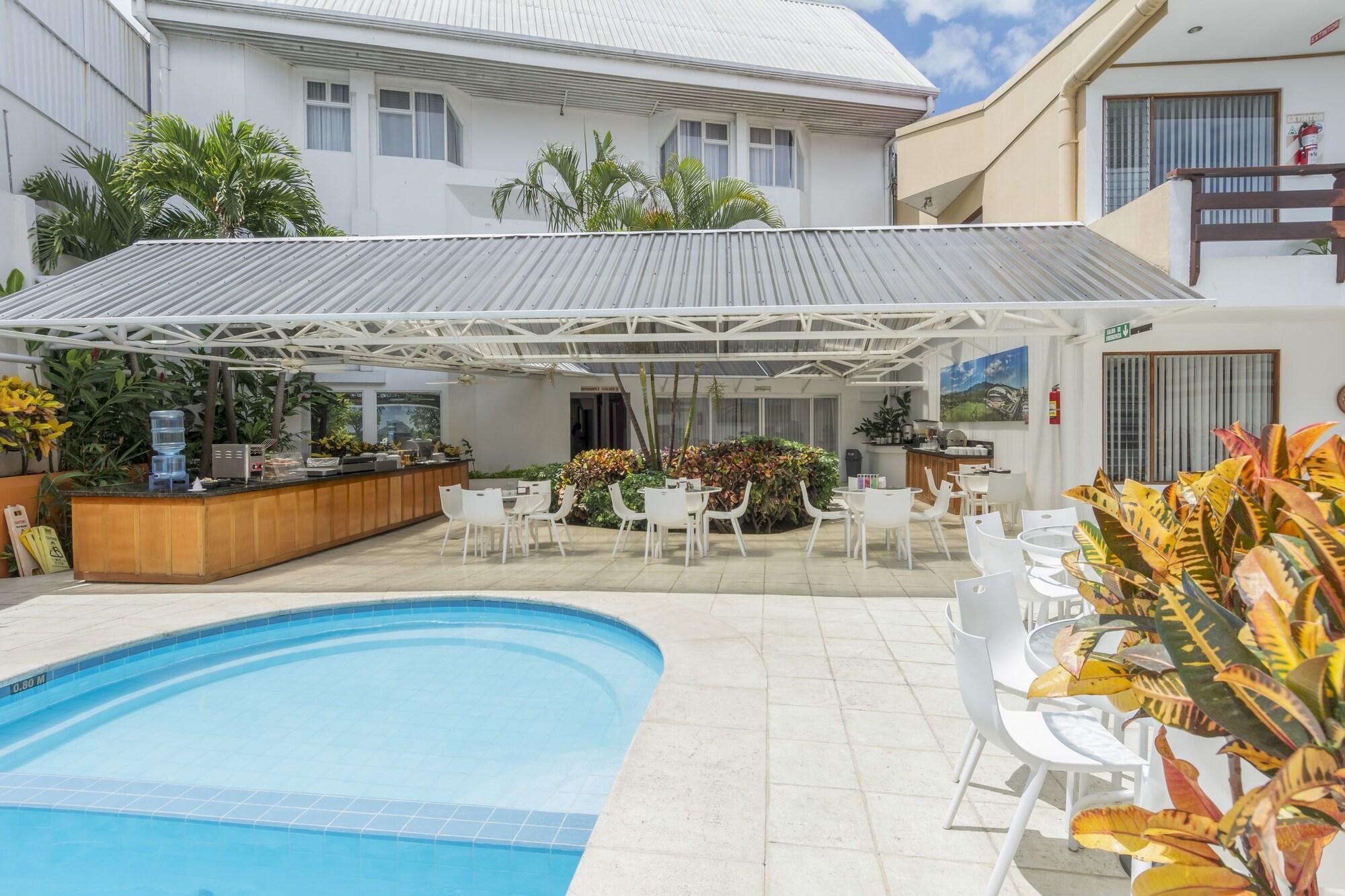 Vista Piscina Hotel Residence Inn Suites Cristina