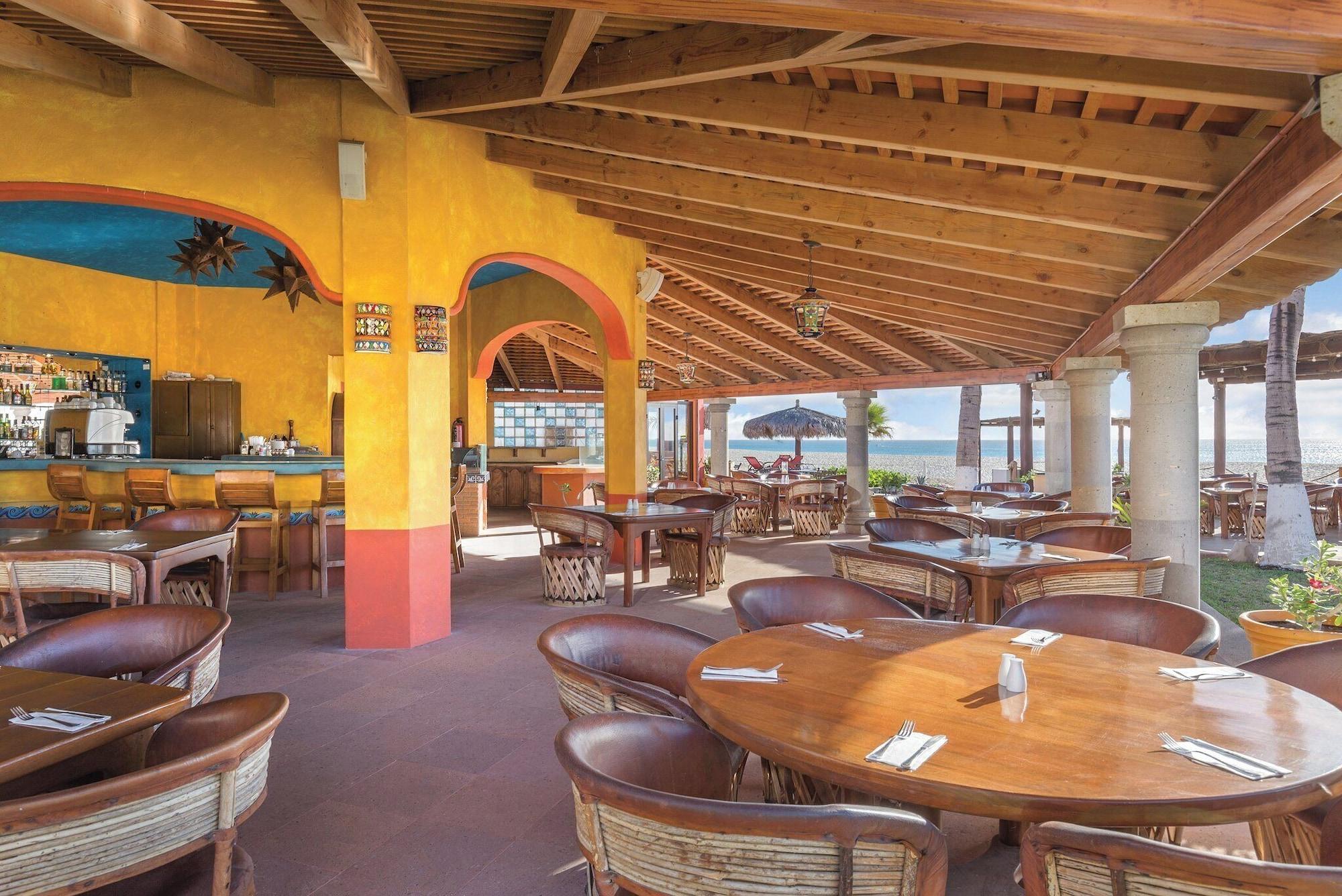 Restaurant Cabo Oceanfront Resort Condos