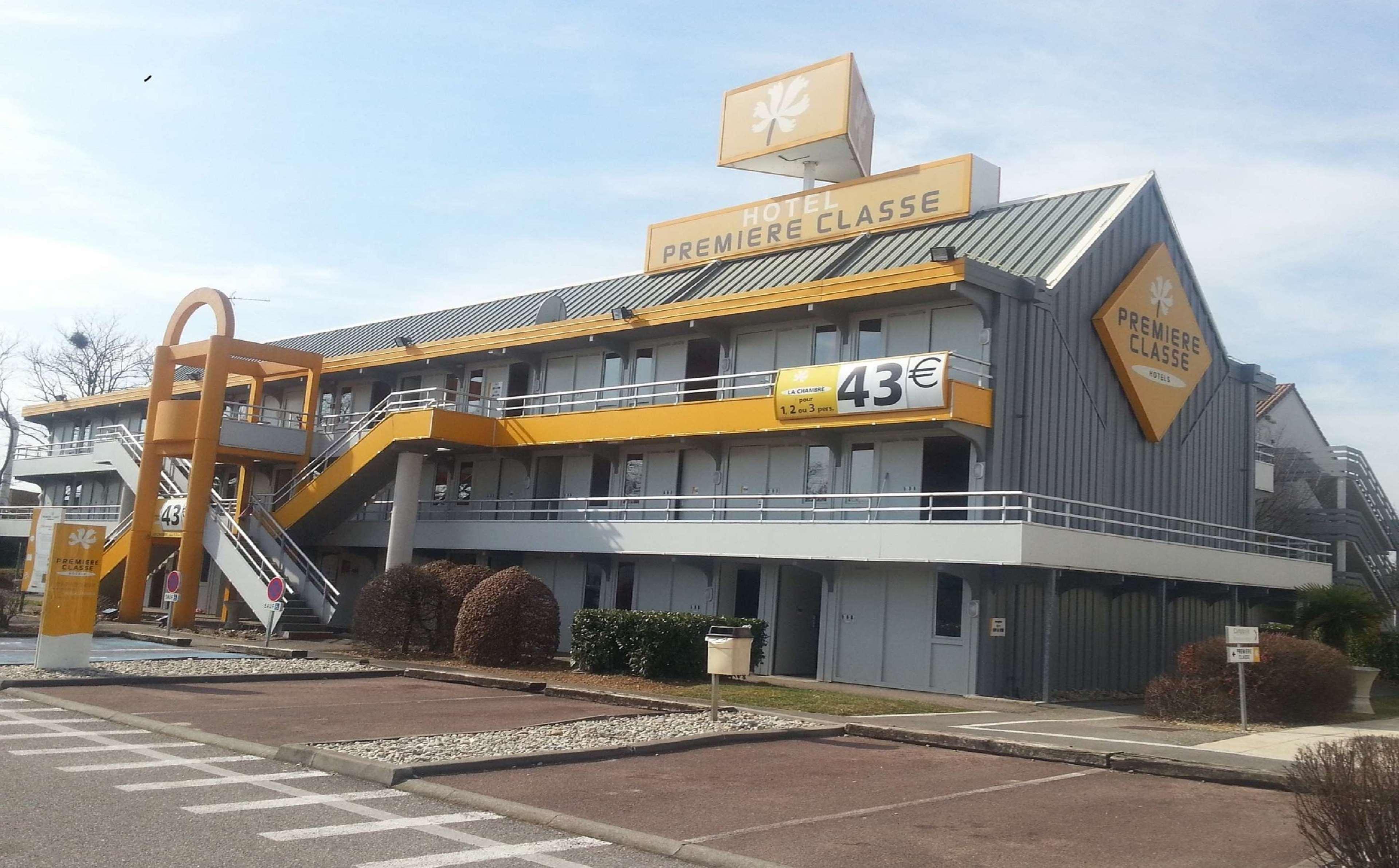 Vista Exterior Premiere Classe Lyon Est - Aéroport Saint Exupéry