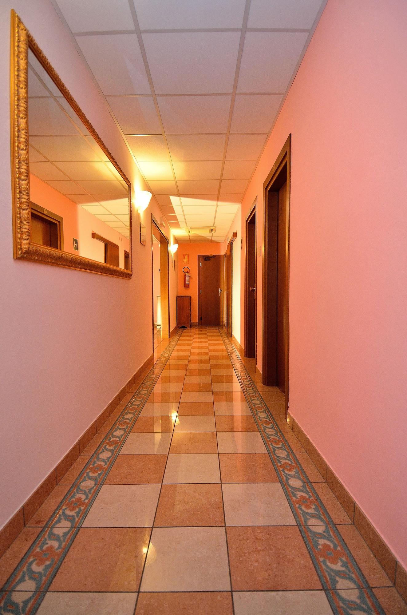 Varios Hotel Amba Alagi