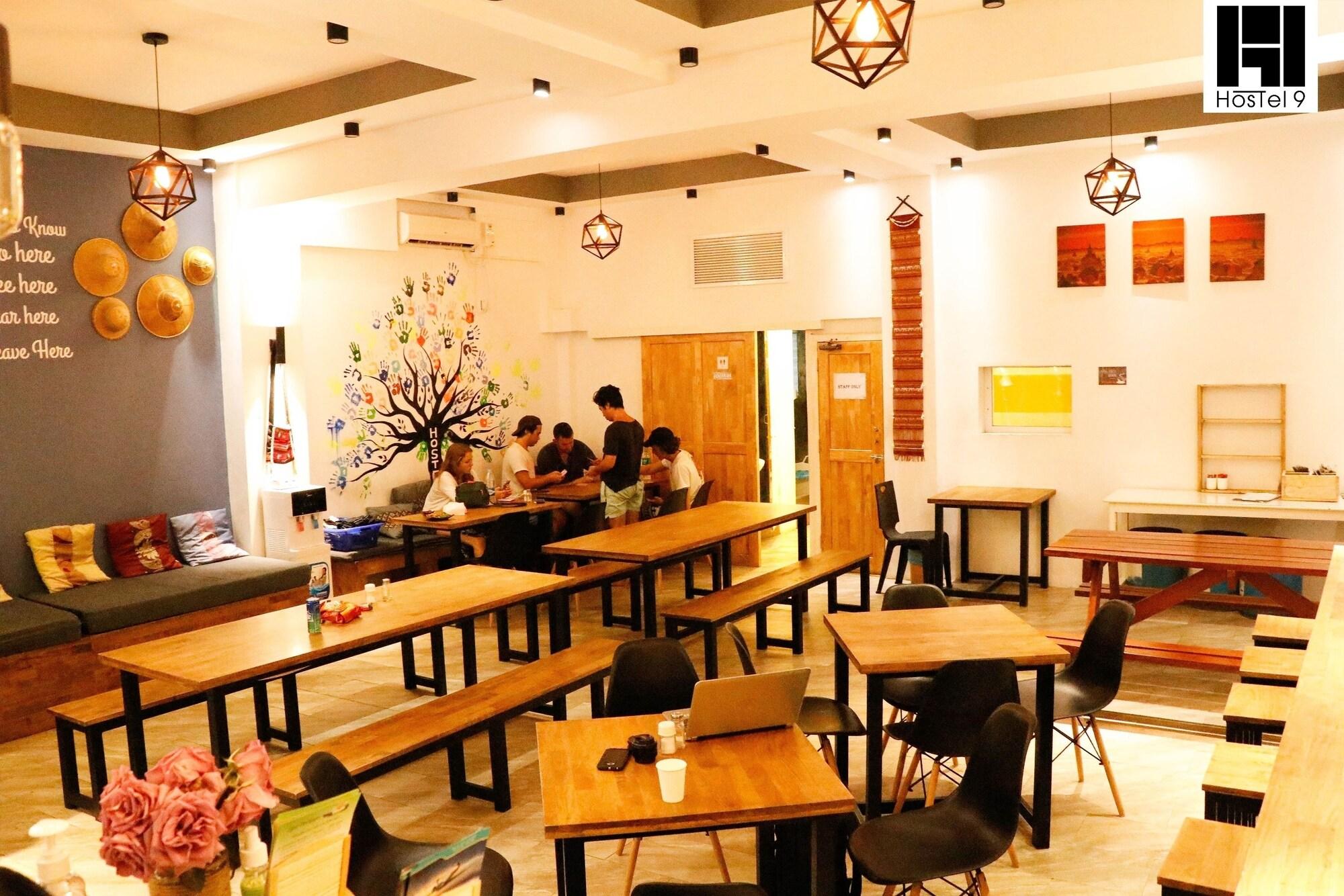 Vista Lobby Hostel 9