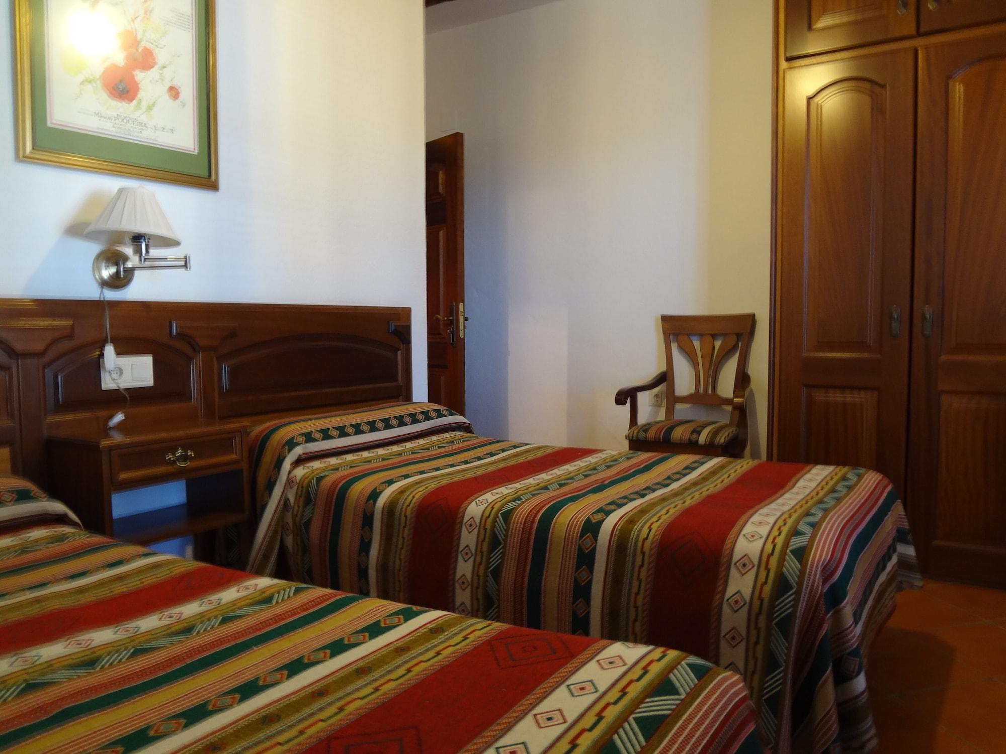 Varios Hostal Poqueira