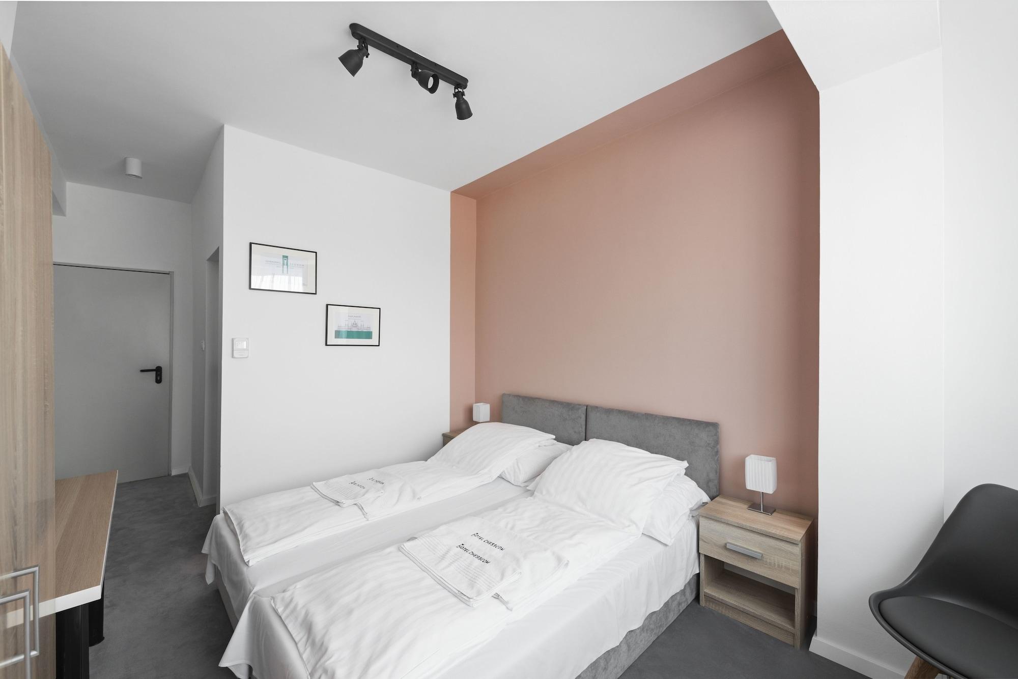 Varios Chesscom Hotel