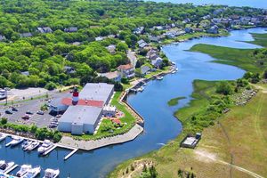 Alojamiento - Riverview Resort