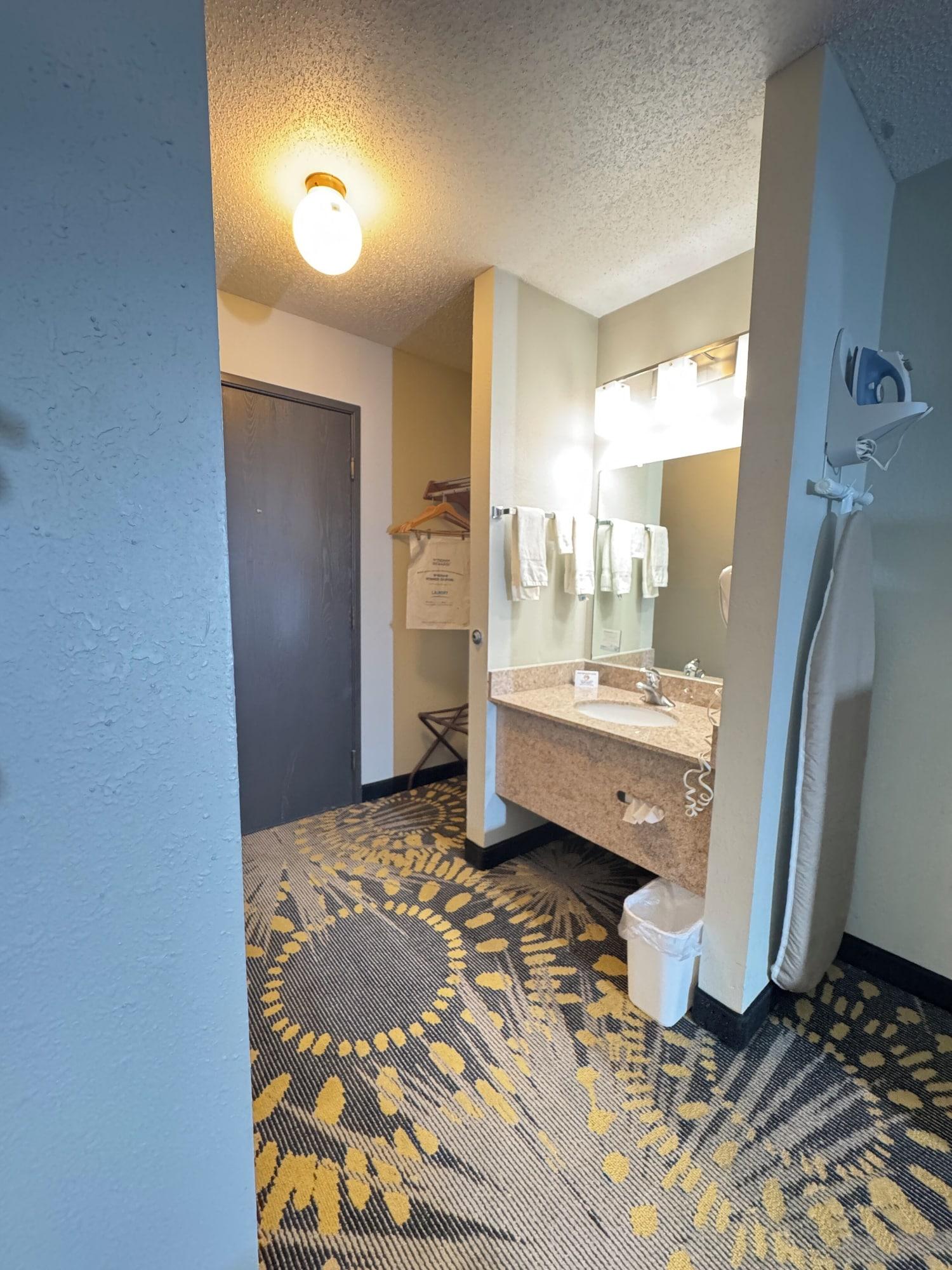 Habitación Days Inn by Wyndham Salina I-70