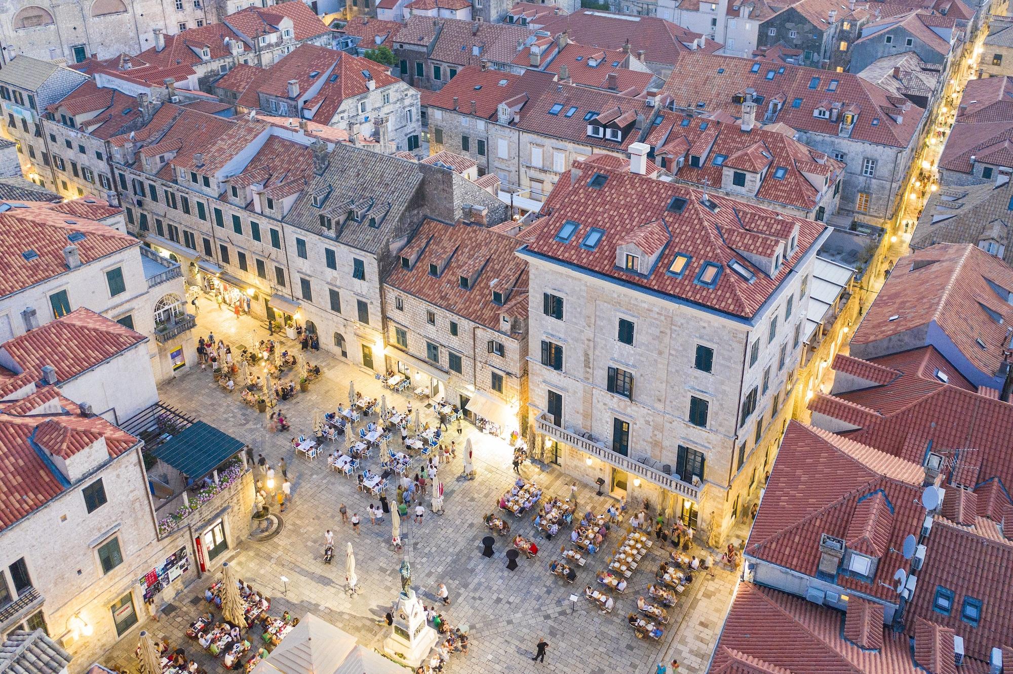 Varios The Pucic Palace
