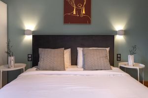 Alquiler Vacacional - Phaedrus Living: City Center Luxury Flat Iofontos