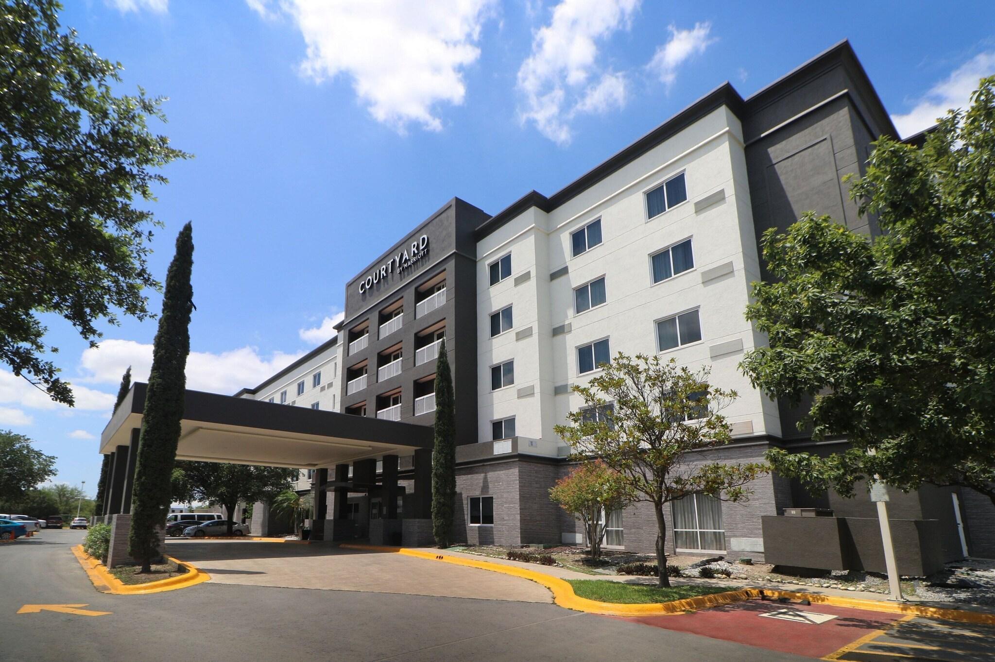 Vista Exterior Courtyard by Marriott Monterrey Airport