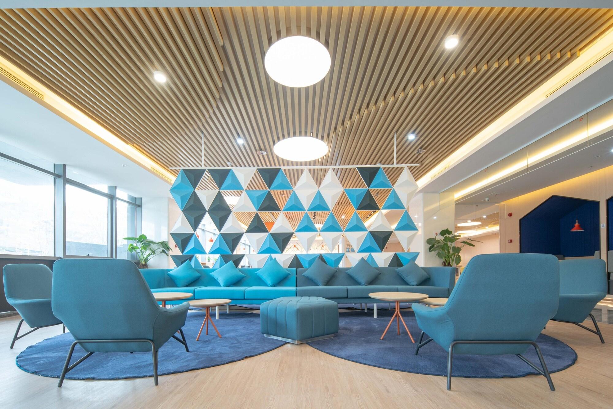 Vista Lobby Holiday Inn Express Nanjing Happy Valley by IHG