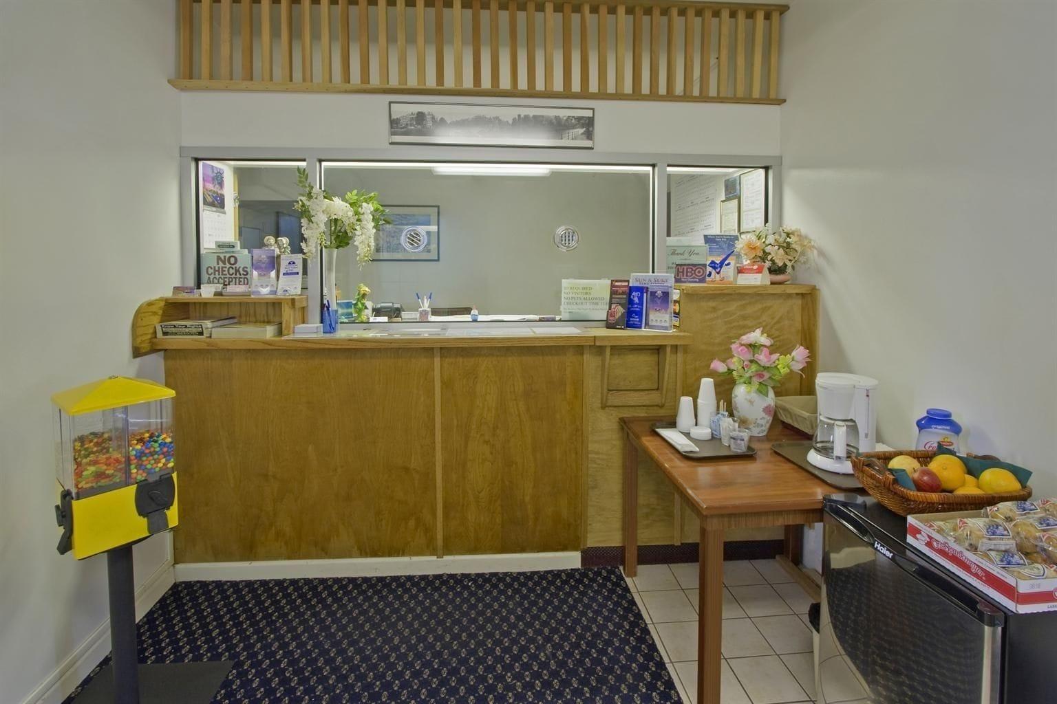 Vista Lobby Americas Best Value Inn Oxnard Port Hueneme