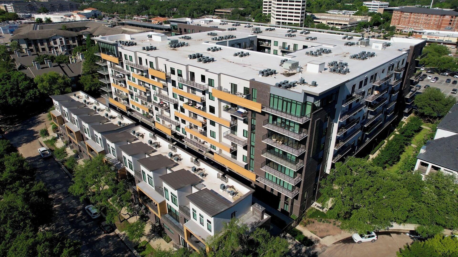 Vista Exterior Landing Apartments Houston
