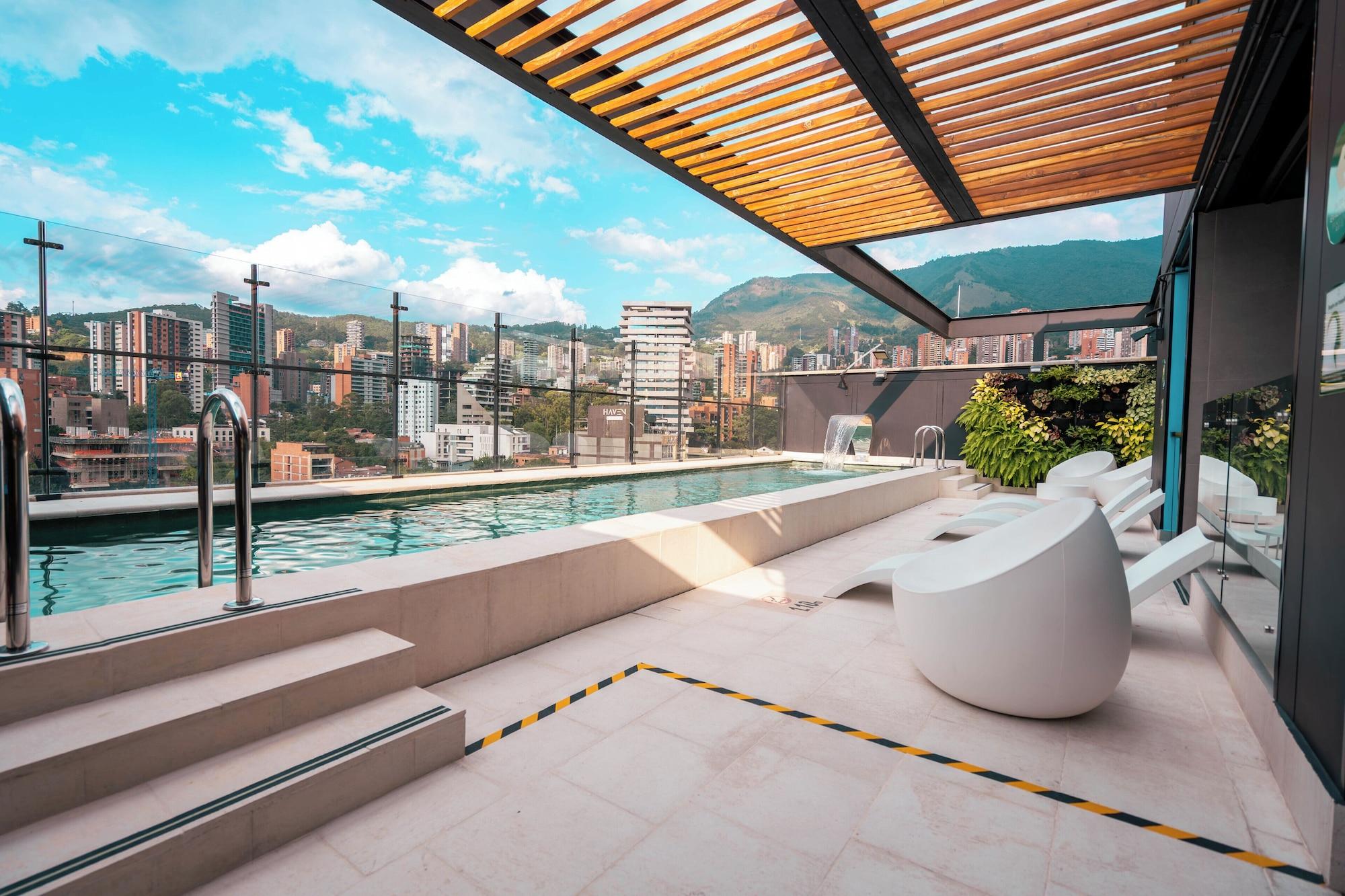 Vista Piscina Calle Flora Hotel by Jalo