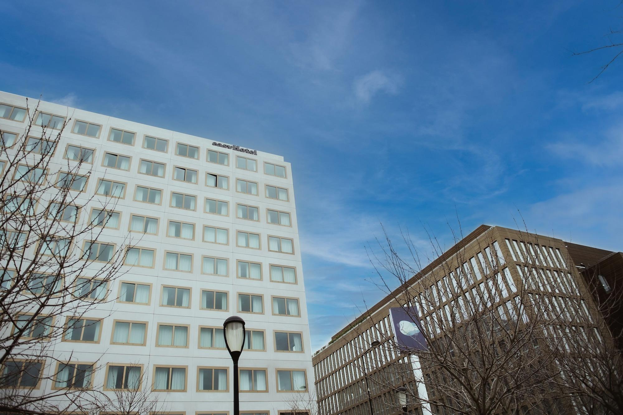 Vista Exterior easyHotel Paris Nord Aubervilliers