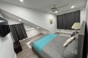 Renta temporal - Nassau Hideaway: Steps away from the beach, Down Town, Cable Beach, PI & more.