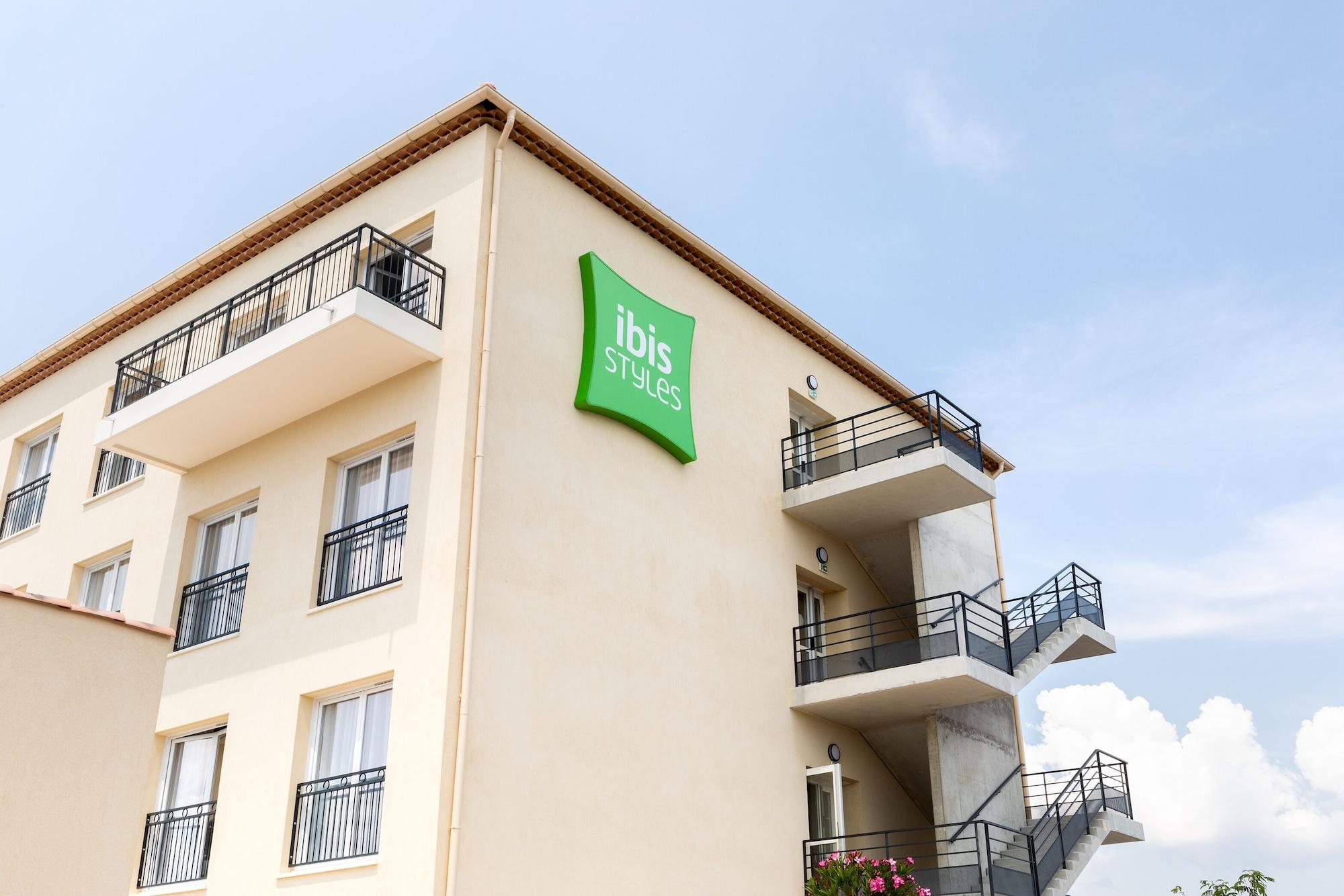Vista Exterior Ibis Styles Miramas - Provence