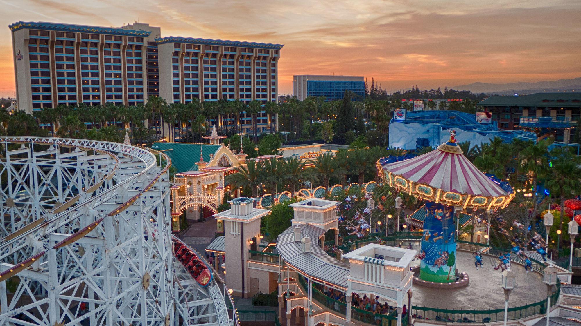Exterior View Disney's Paradise Pier Hotel-On Disneyland® Resort Property