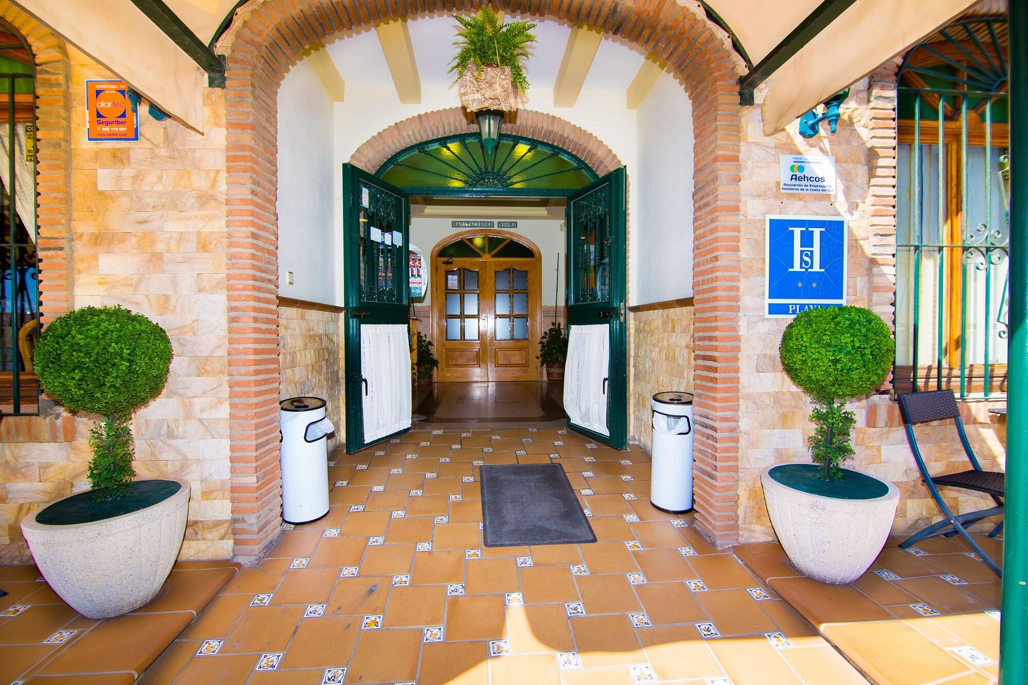 Vista Exterior Hostal Los Corchos