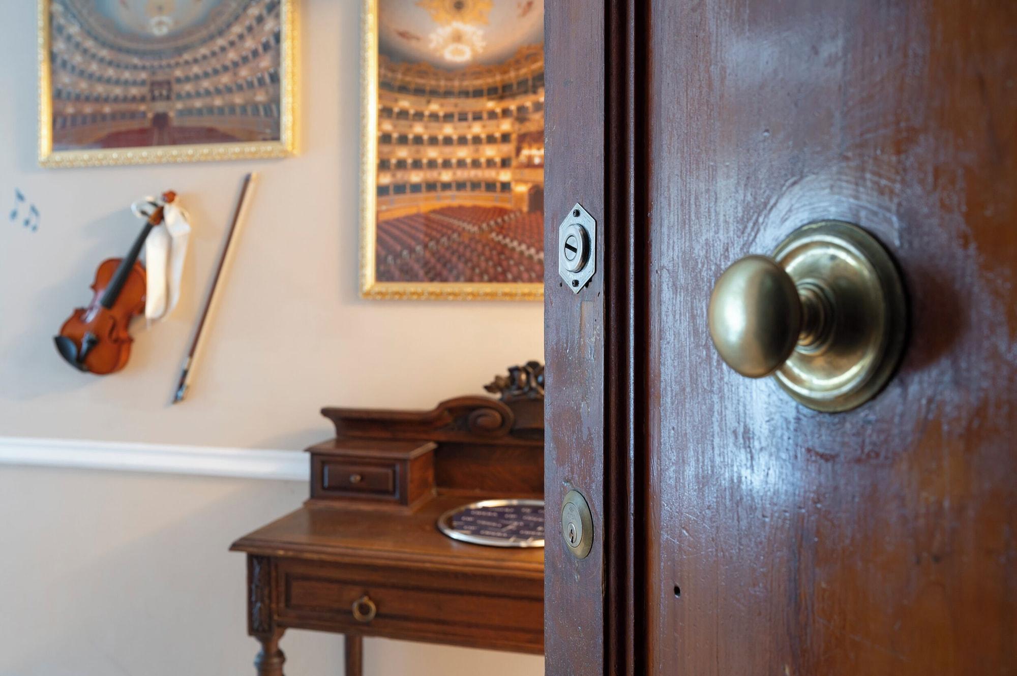 Vista Lobby Opera Boutique B&B